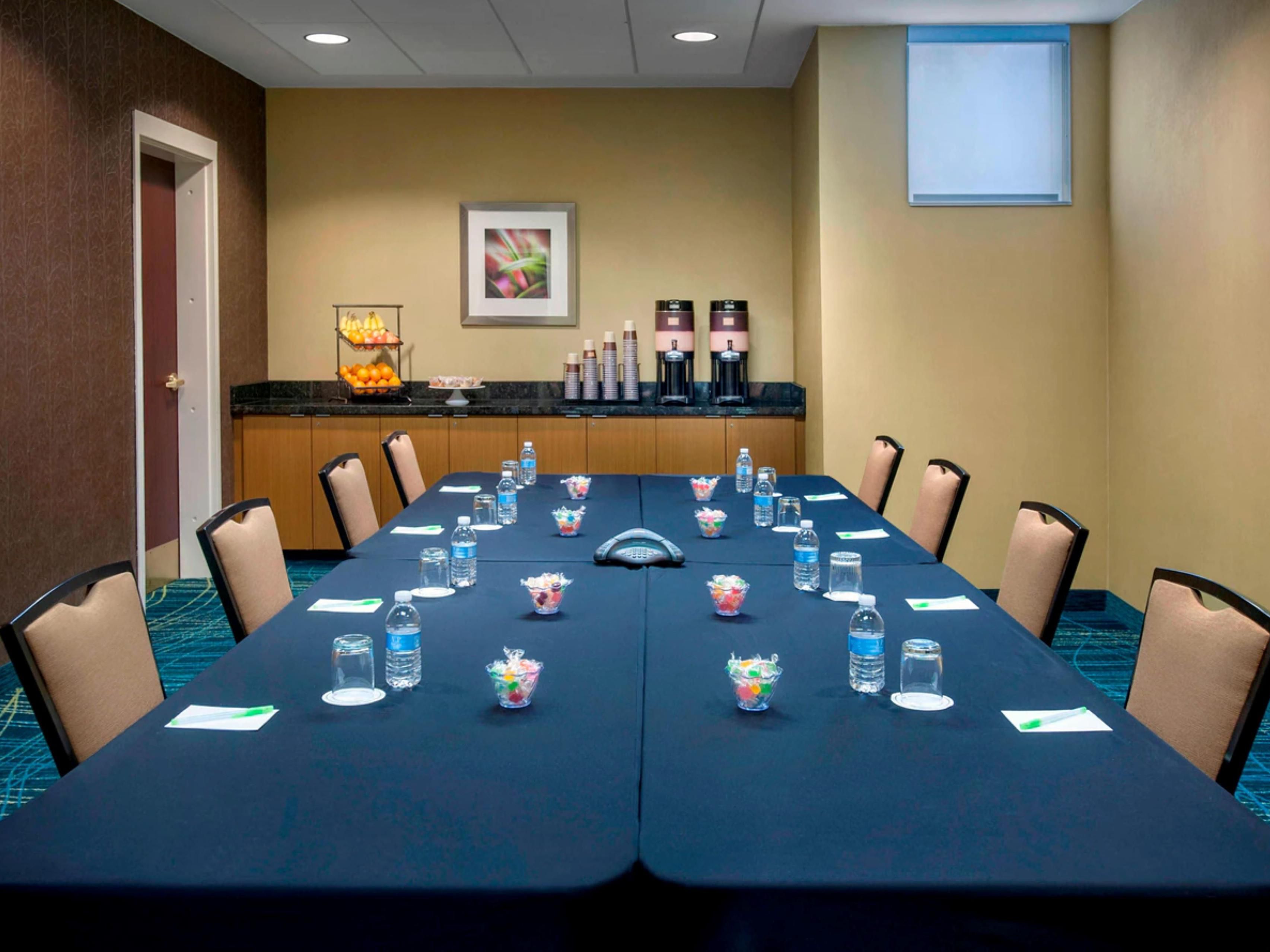 When you need a place to bring people together, our meeting room keeps things smooth and straightforward. High-speed Wi-Fi, adaptable seating, and helpful A/V tools make it easy to stay focused and connected. From brainstorming to presentations, it’s a comfortable space built to support your goals.
