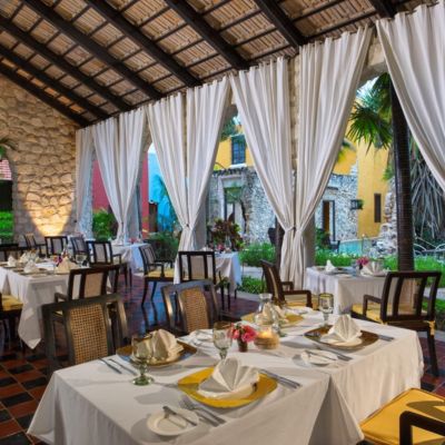 La Guardia Restaurant Evening Set Up