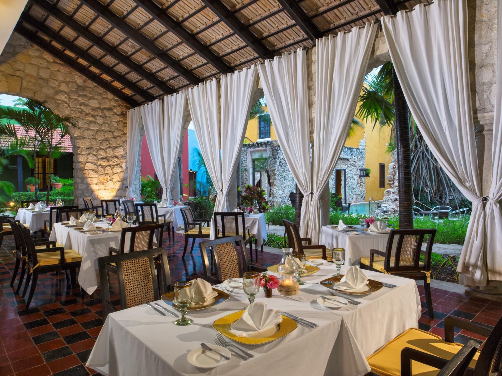 La Guardia Restaurant Evening Set Up