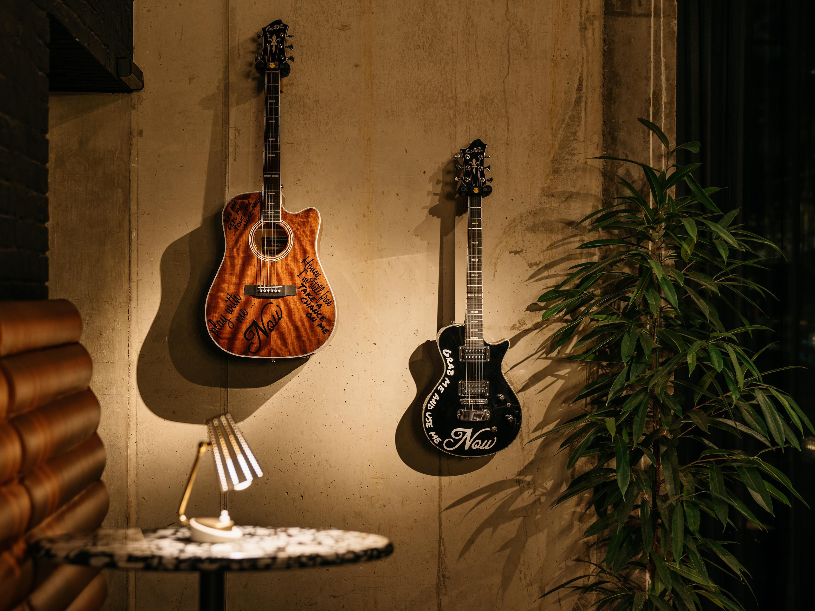 Alquila guitarras retro en Ruby Ella Colonia