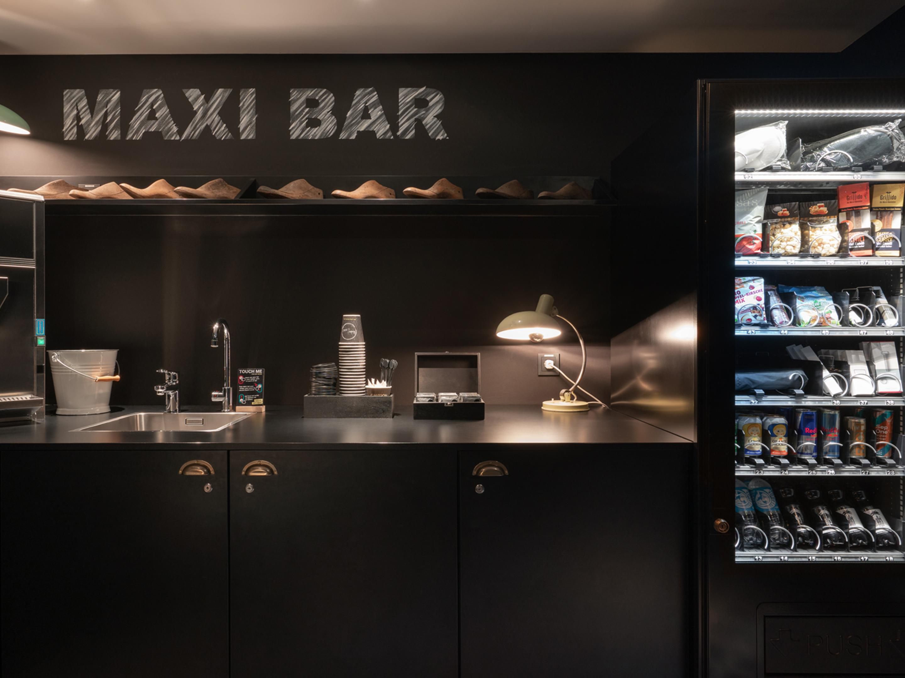 Ruby Coco Hotel Dusseldorf | Galley