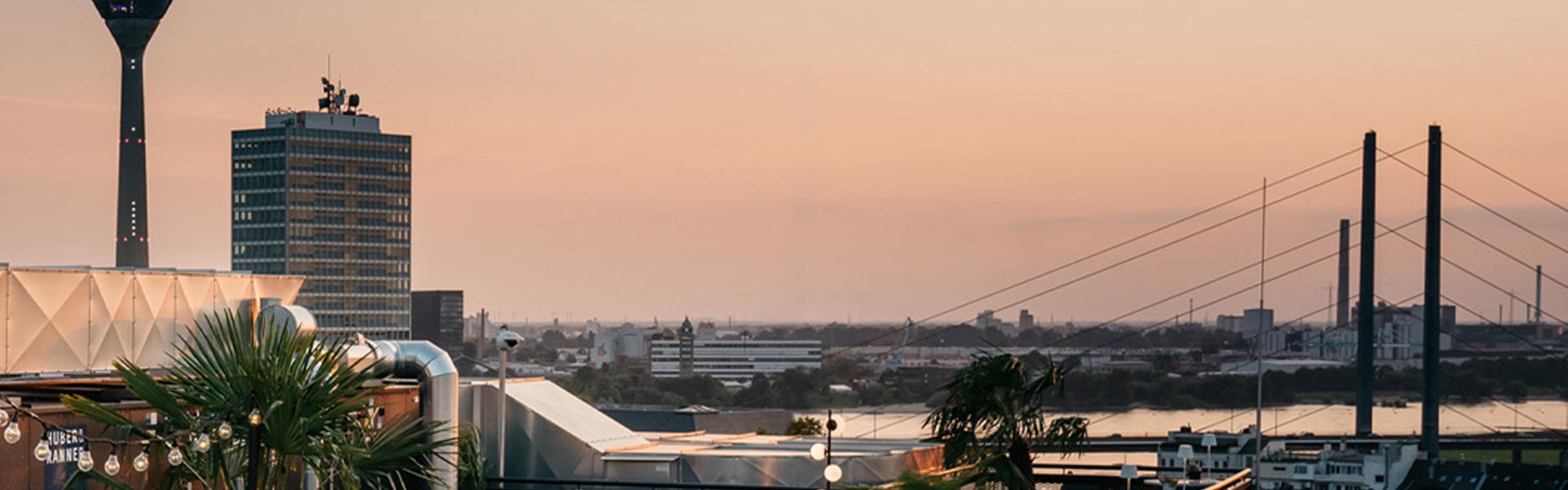 Ruby Coco Hotel Dusseldorf |ライン塔と橋