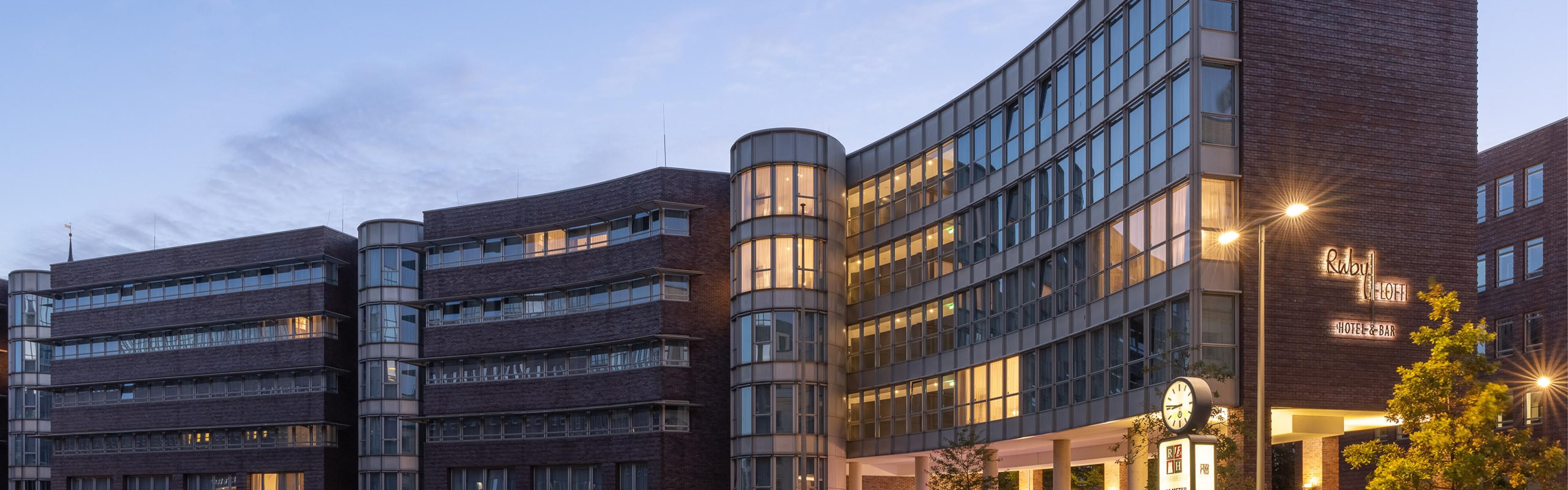 Ruby Lotti Hotel Hamburg | Hotel Exterior at Dusk