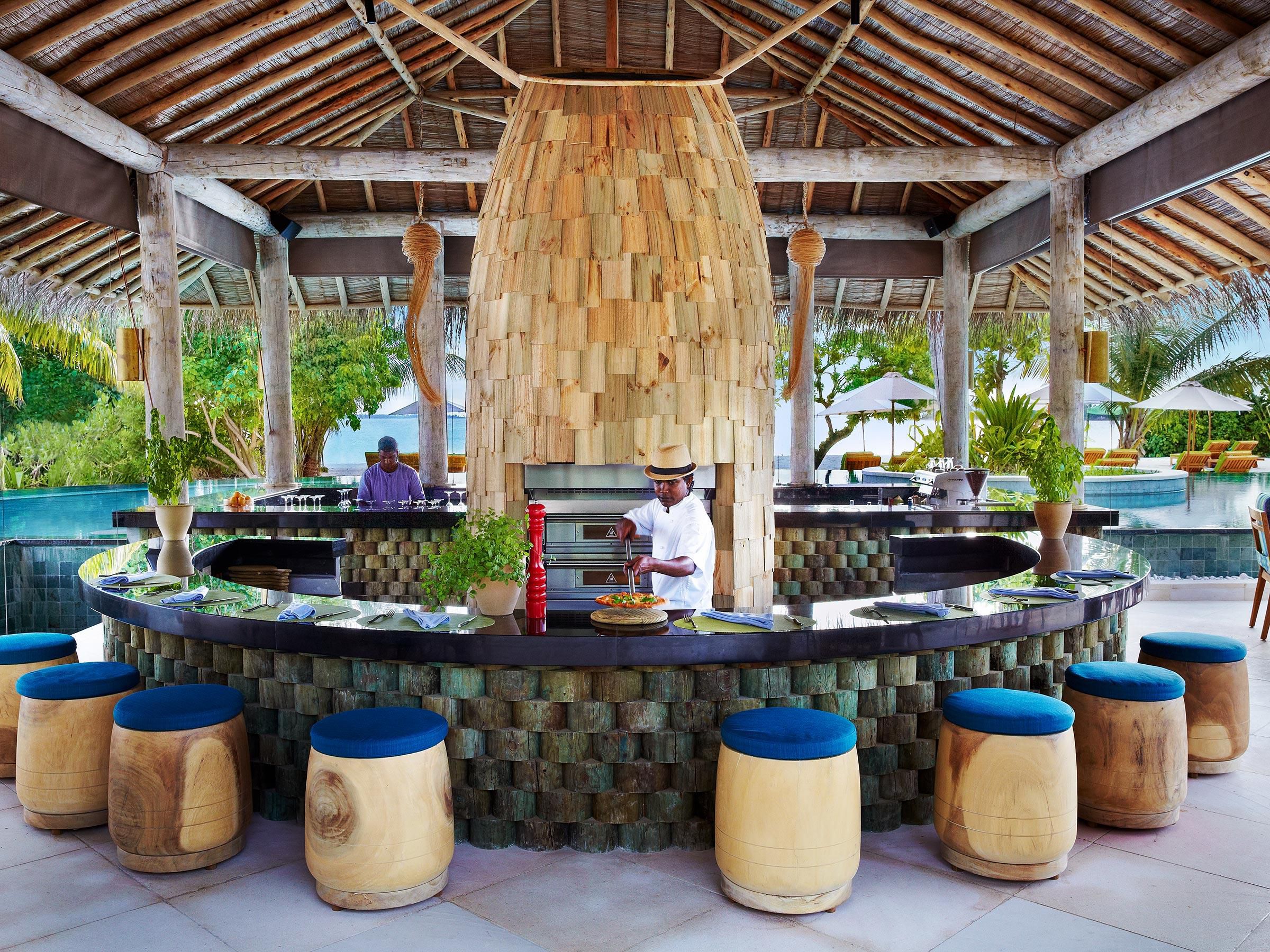 Bar and Lounge