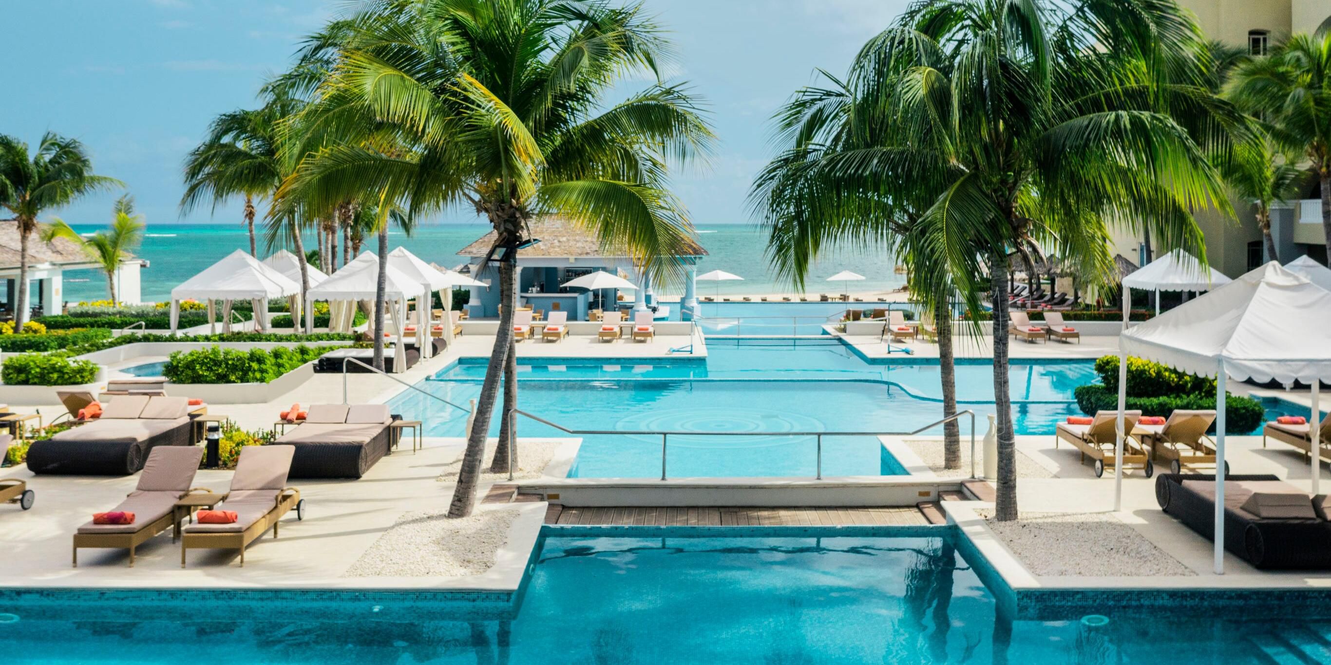 Lounge by the infinity pool, sip cocktails at the swim-up bar, or bask on Montego Bay’s beaches. Enjoy activities like snorkeling, paddleboarding, yoga, live entertainment, and tennis. Visit the Dressel Divers dive center for outings, equipment rentals, or PADI courses. Every moment is crafted for unforgettable island experiences.