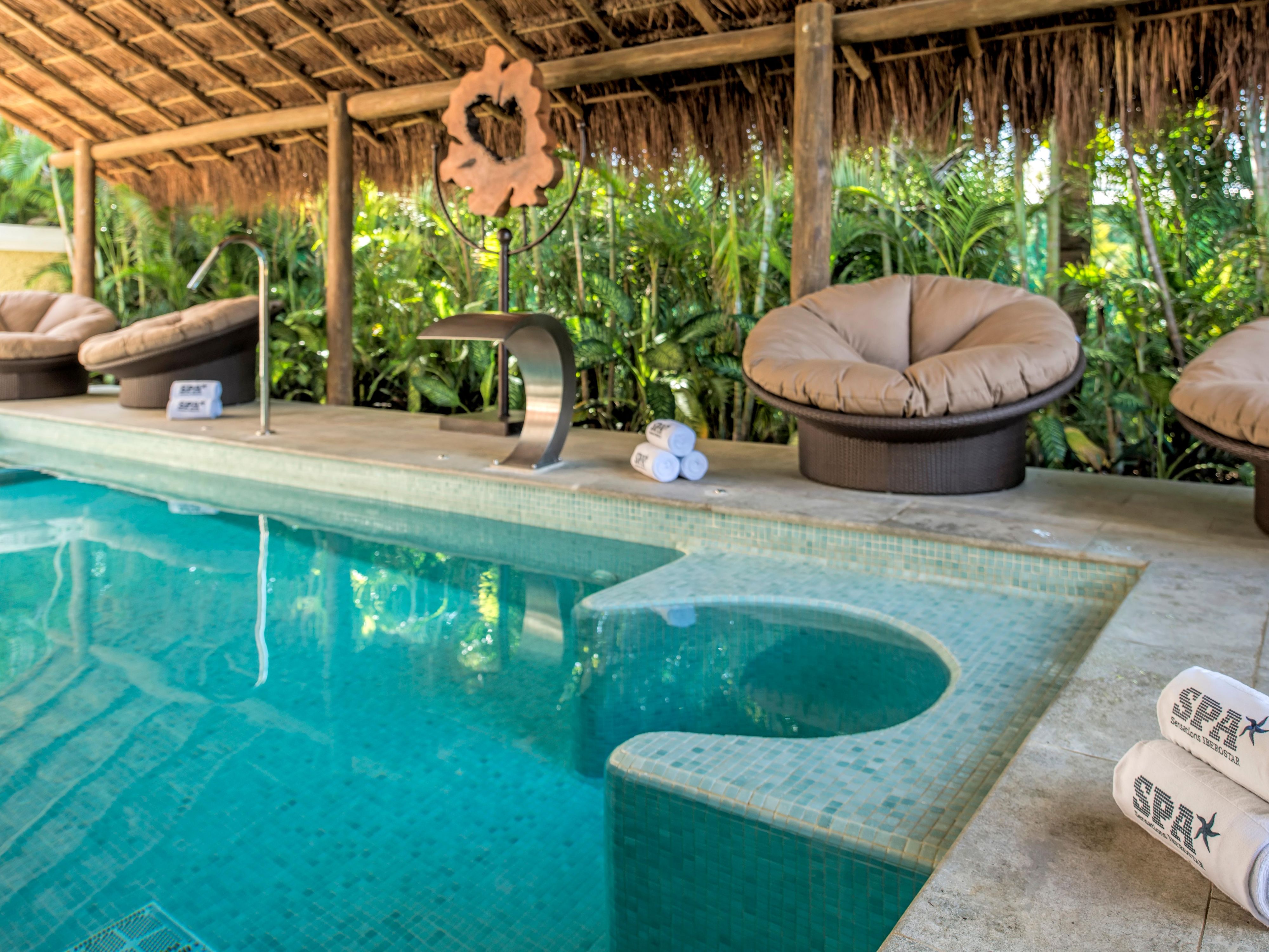 O Iberostar Tucán atende quem procura bem-estar proporcionando um paraíso rejuvenescedor. O Spa Sensations oferece várias opções de tratamento para você se cuidar aproveitando a serenidade da natureza. A academia e as quadras de tênis vão encantar os amantes do fitness, e nossa jornada culinária está repleta de ingredientes frescos.