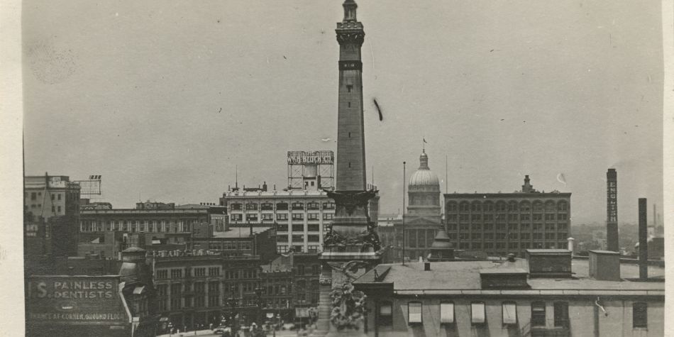 Historic shot of Monument Circle.