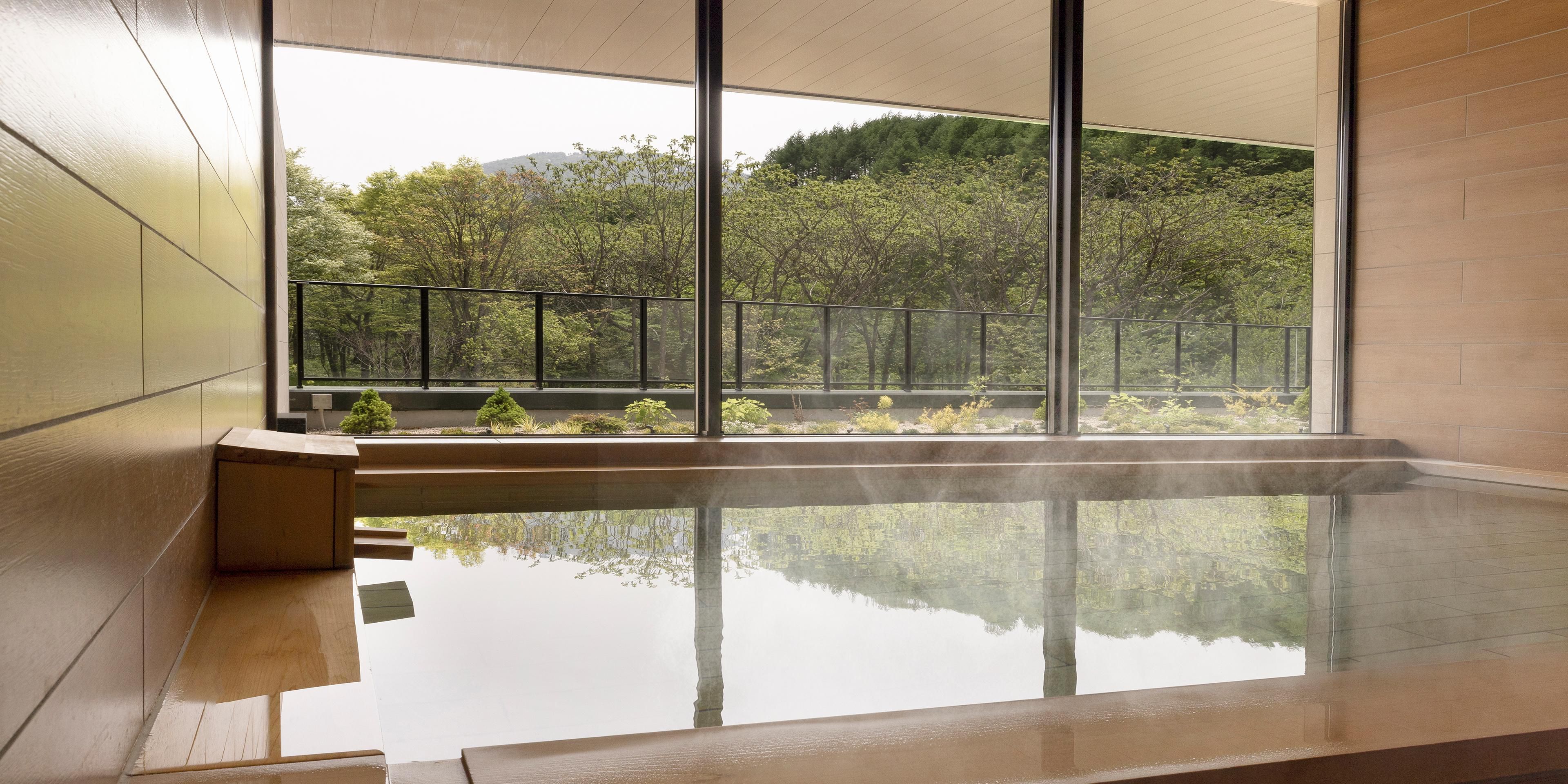 Hot springs is located on the top floor of the hotel. You can enjoy natural hot springs with a rock and cypress bathtub. You can enjoy the scenery of the four seasons of Appi Kogen in the morning, and the healing time while enjoying the stars in the sky at night. Please spend a luxurious and relaxing time in an exclusive space.