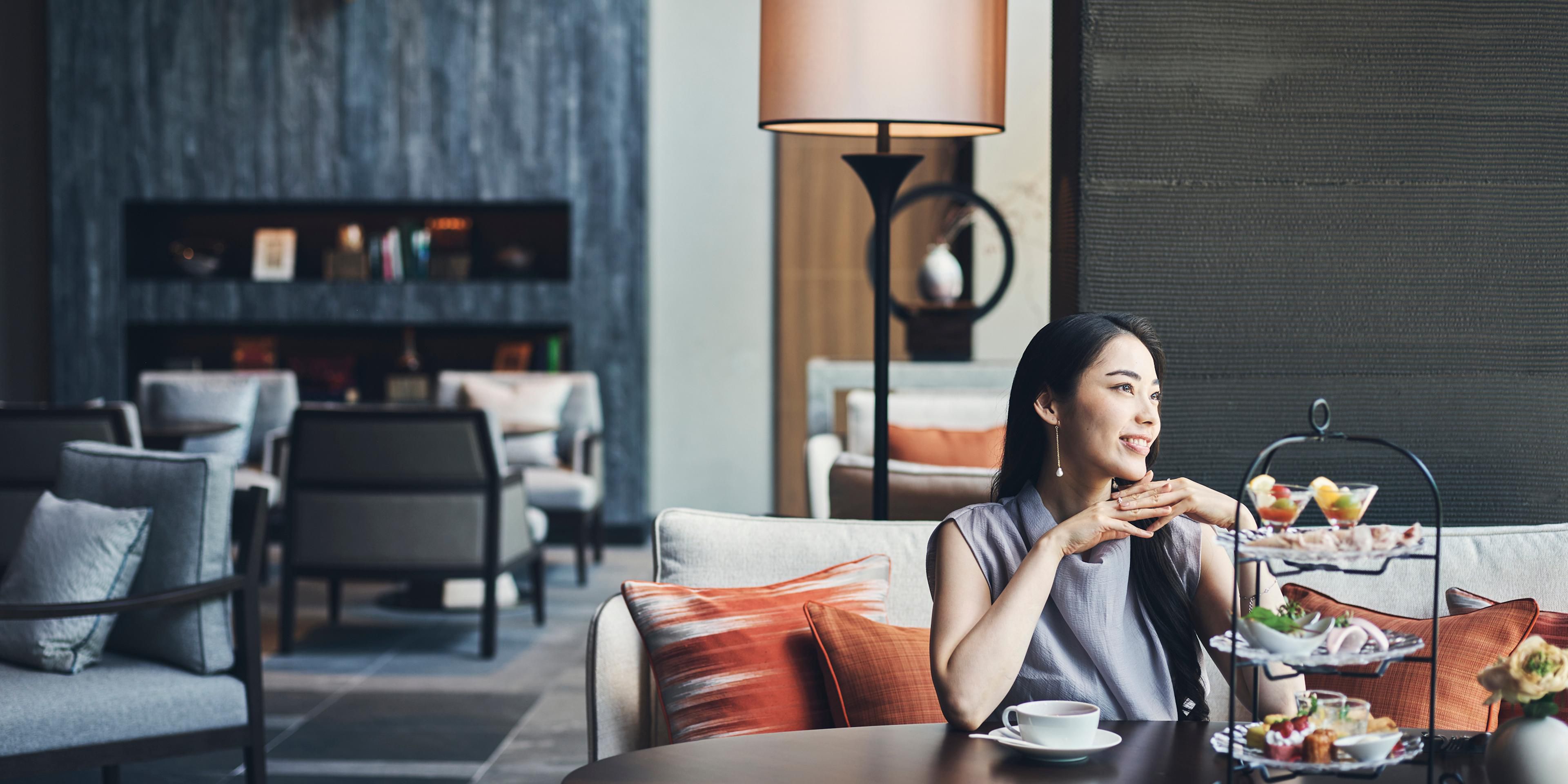 Guests staying at the hotel will receive a welcome drink, afternoon tea (14:00-15:30), apero time (16:30-18:00), and breakfast the next morning (7:00-10:30 LO 10:00). You can enjoy it.