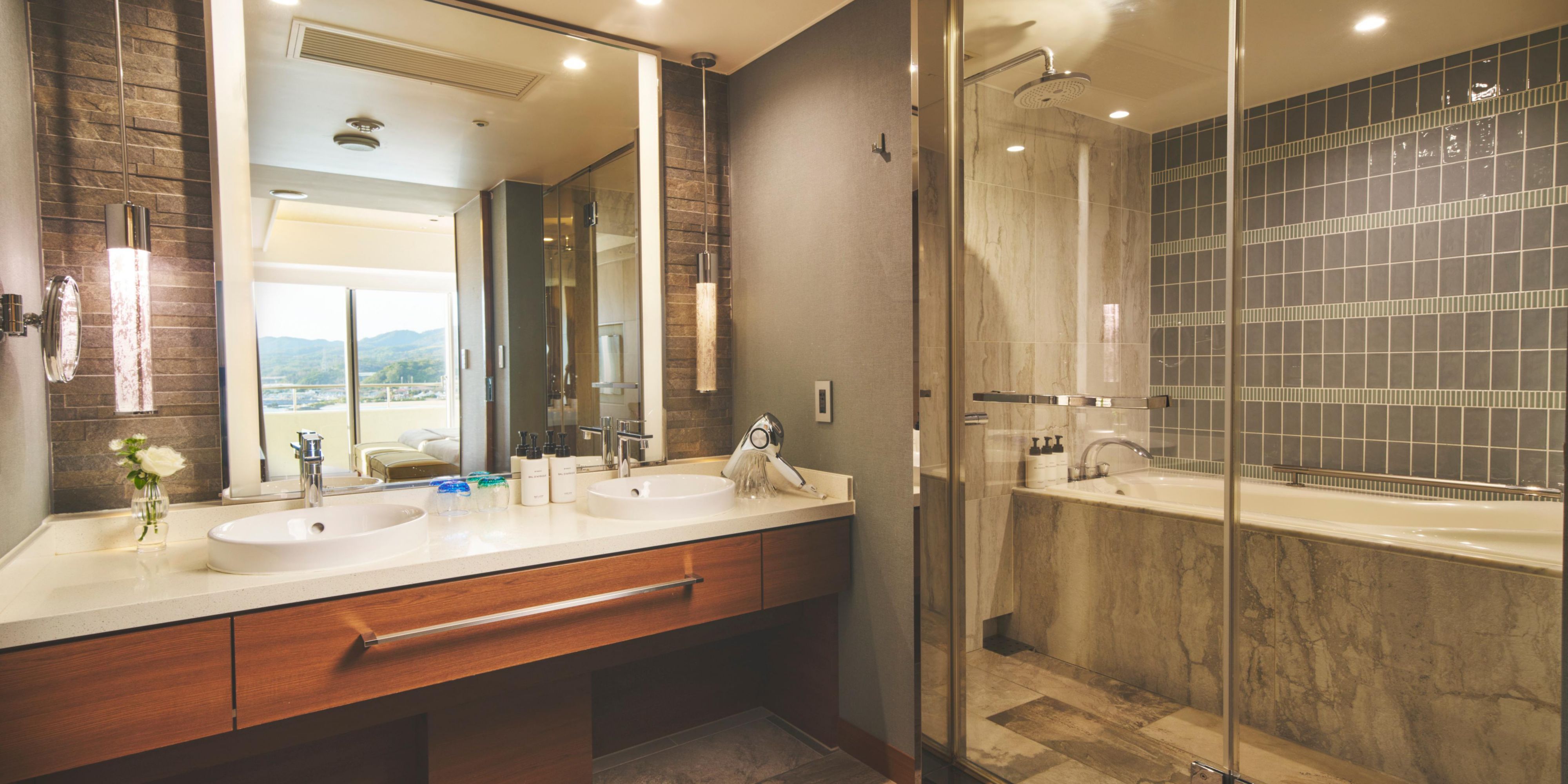 Manza Suite bathroom