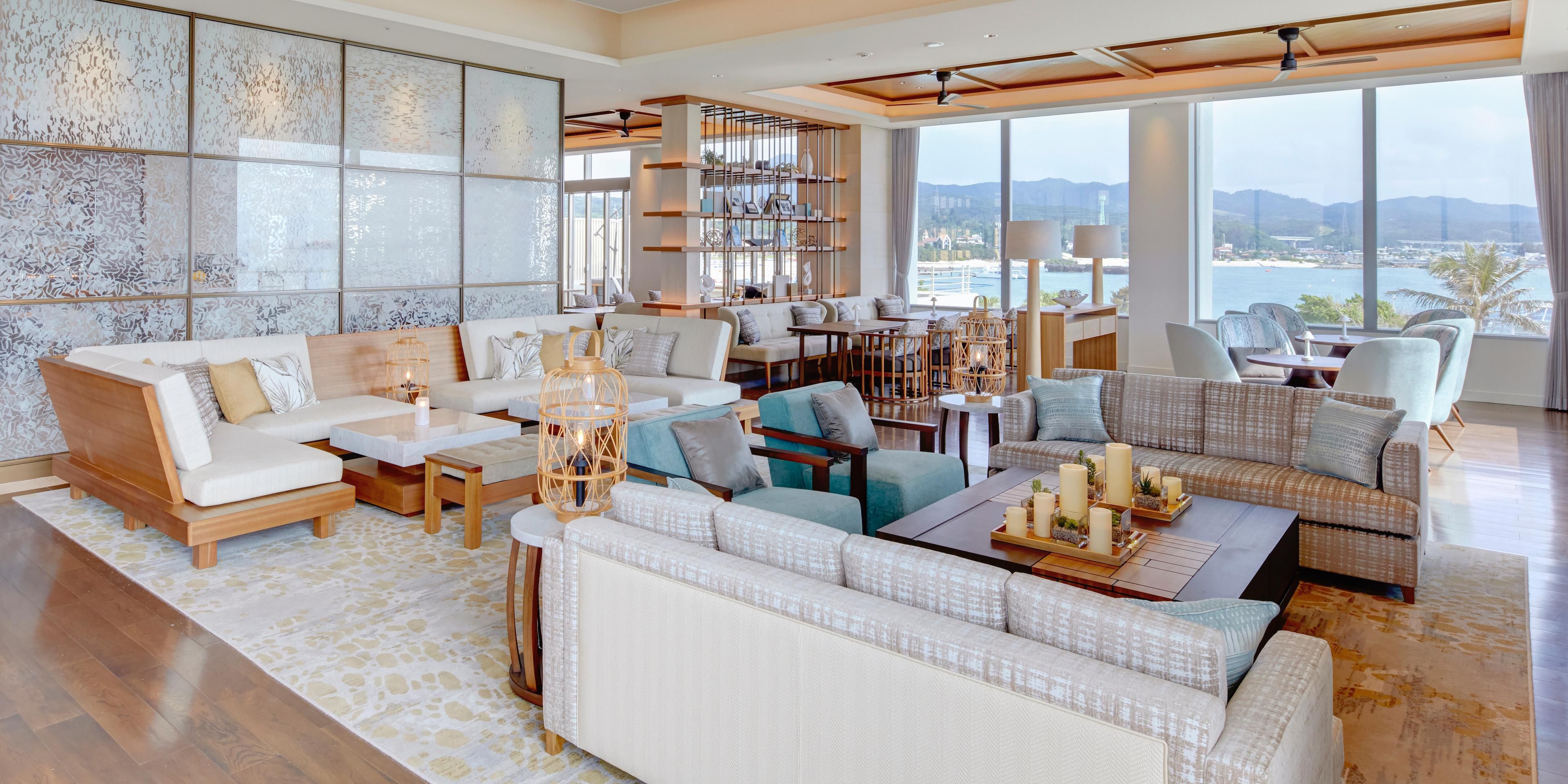 Bright and open Club InterContinental Lounge