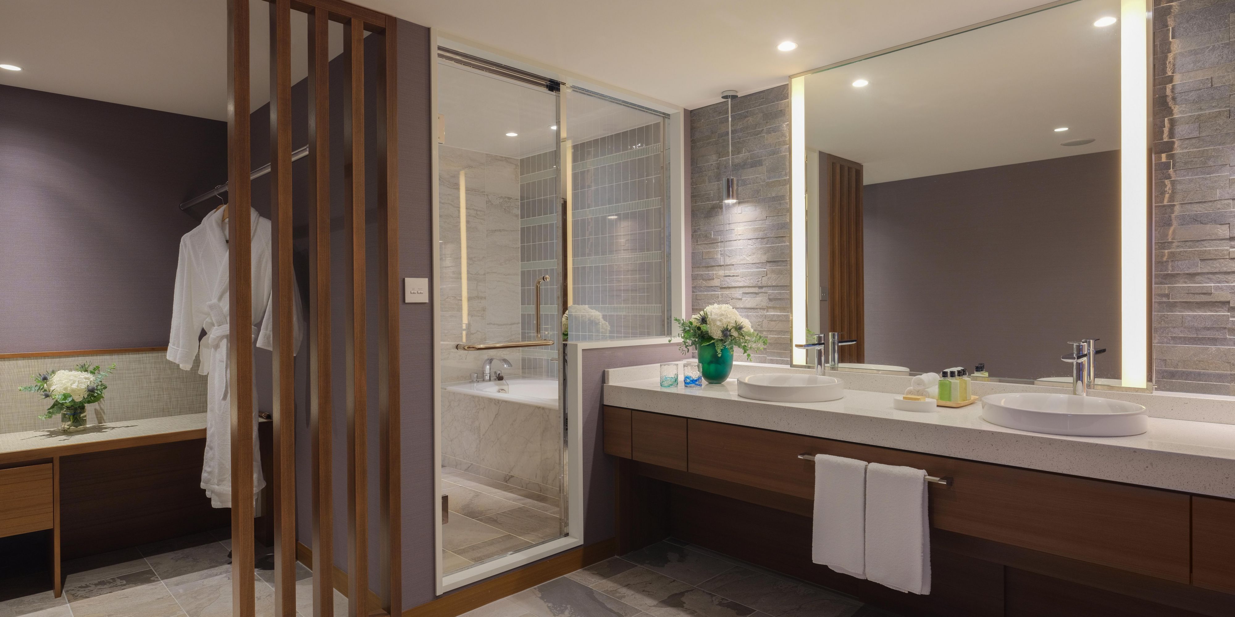 Nago Bay Suite bathroom