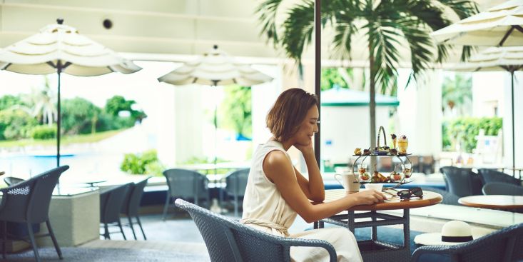ANAインターコンチネンタル万座ビーチリゾート｜アフタヌーンティーで優雅なひとときを