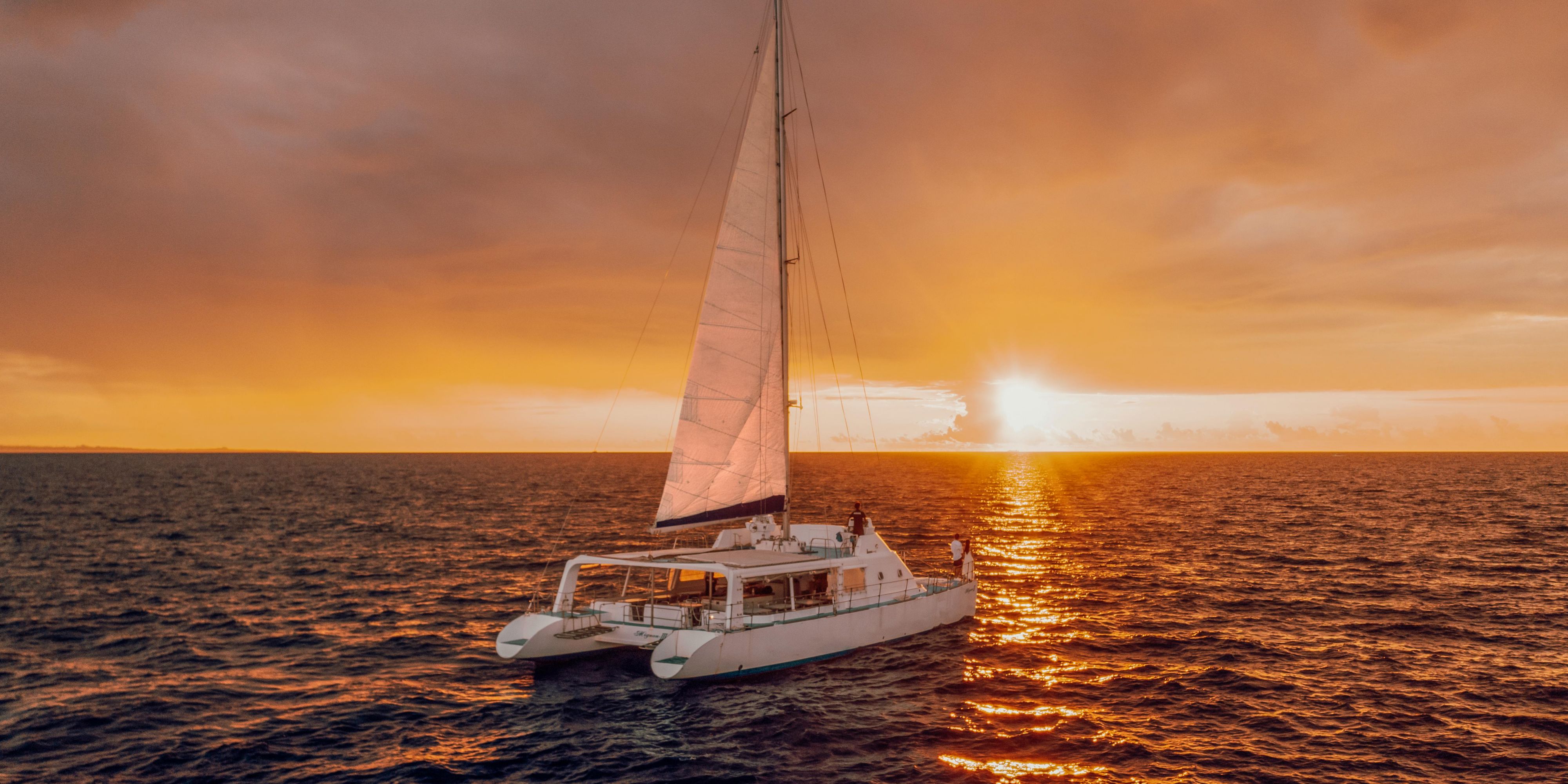 For a truly memorable way to experience Okinawa, explore Cape Manza on a Sunset Catamaran Cruise. 
Discover another perspective of Cape Manza from the sea. Our professional crew will ensure guests create memories they won’t forget.