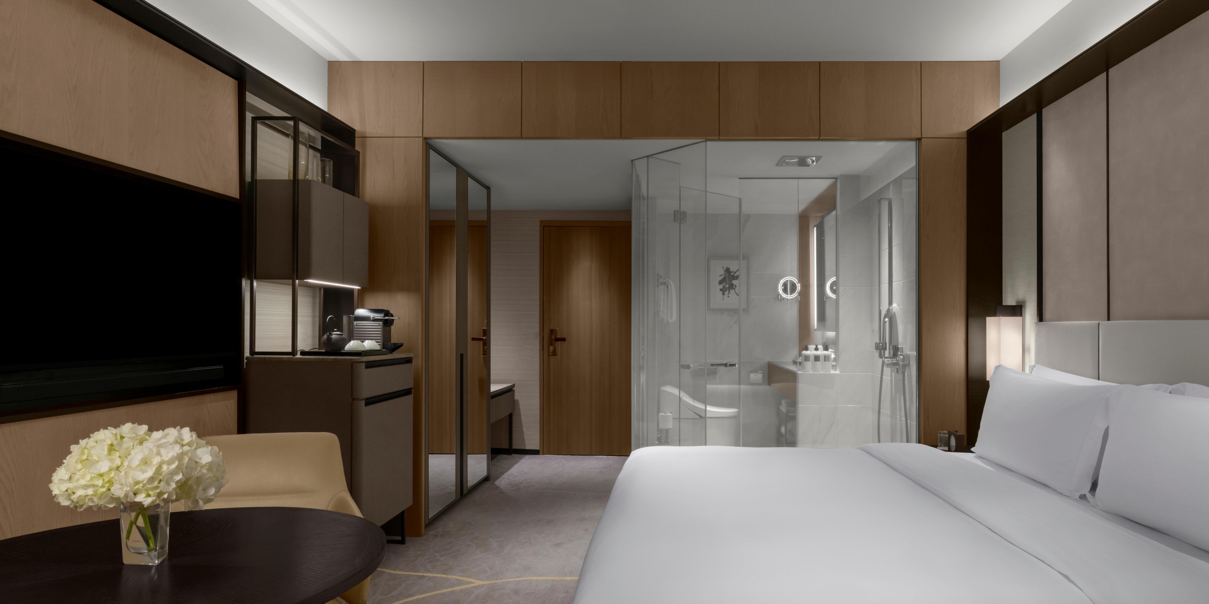 1 King Classic / Premium Club Lounge Access