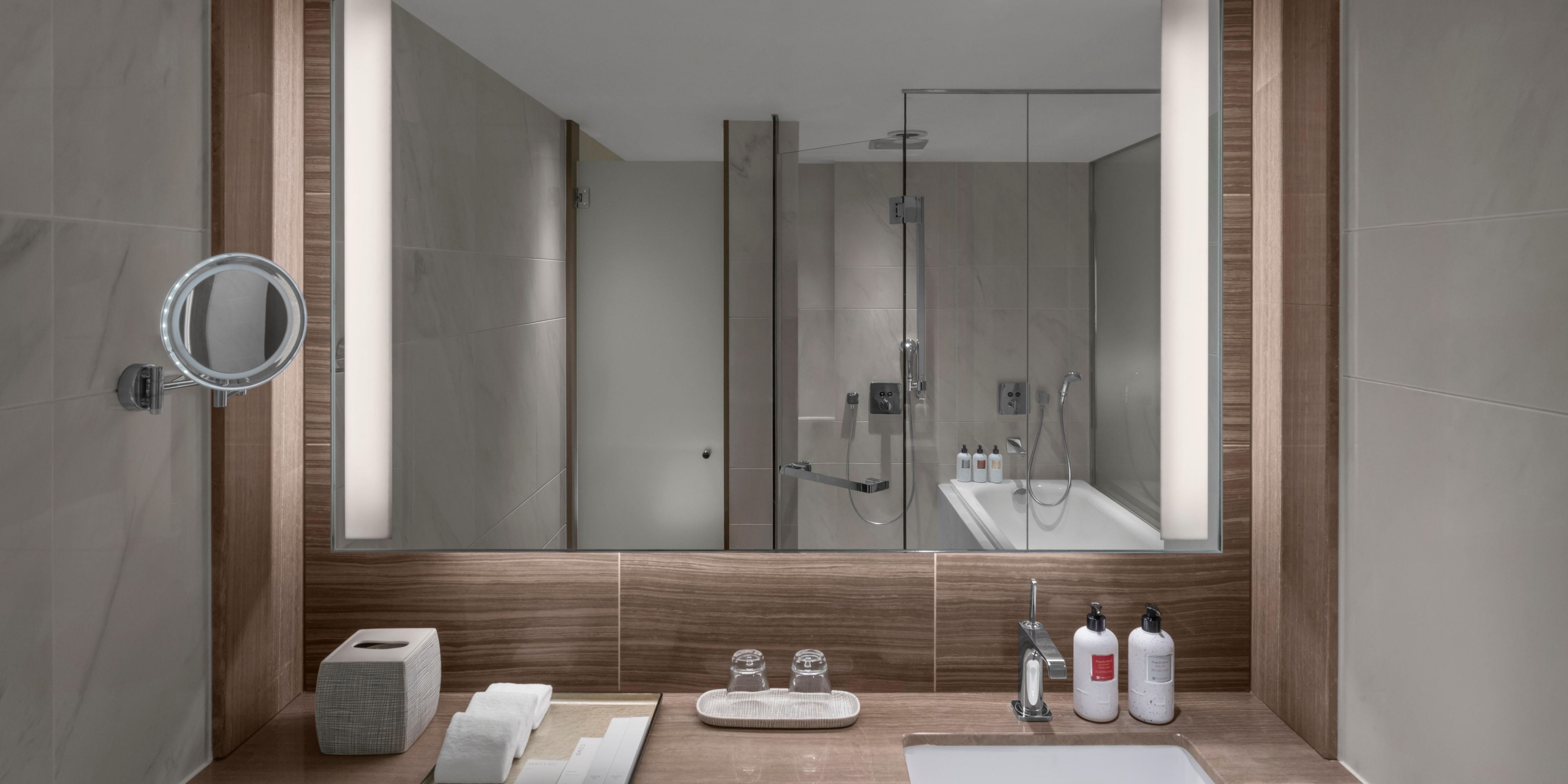 Kaze Suite Bathroom