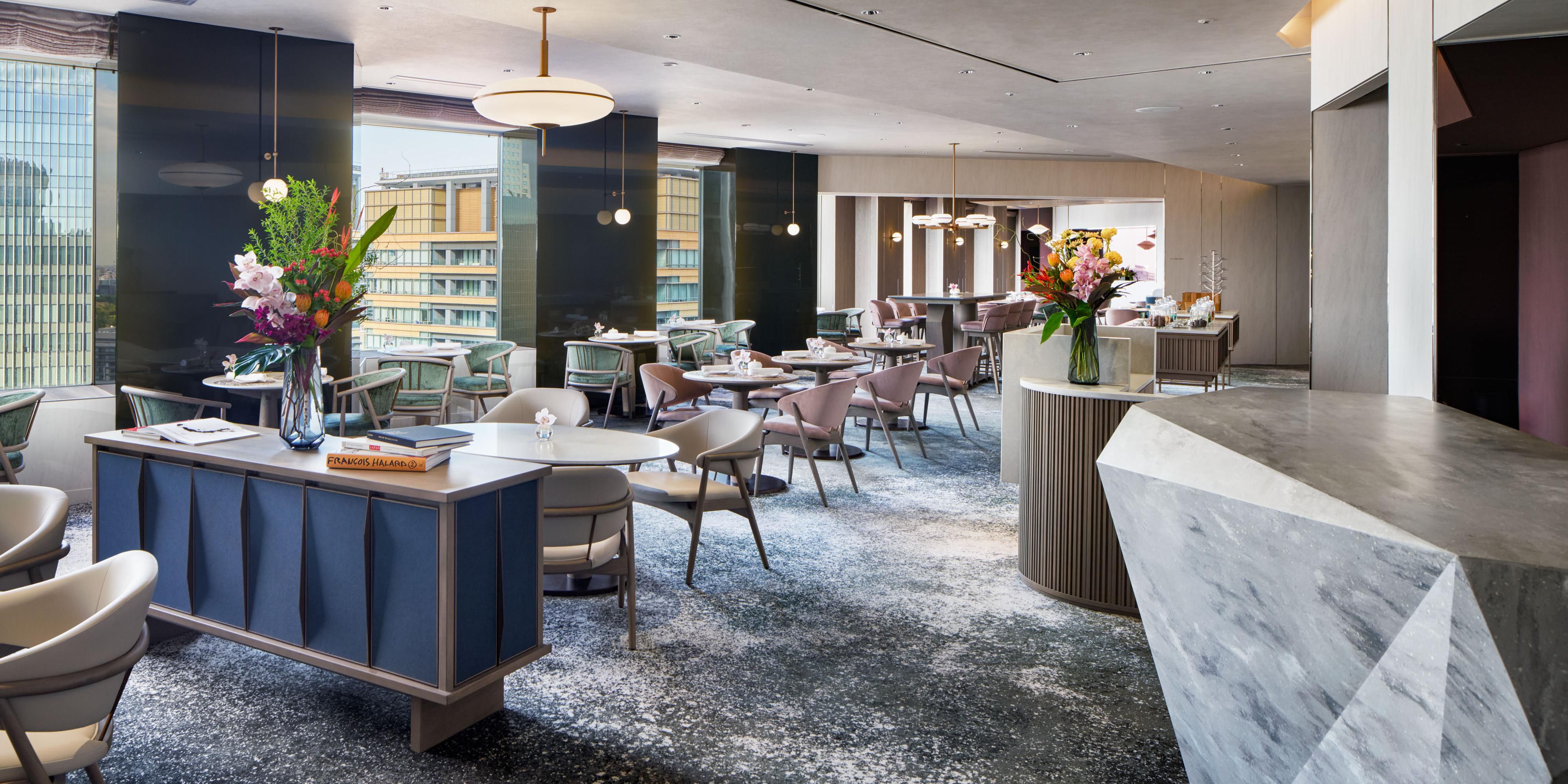 Exclusively for guests in our 193 Club rooms and suites, the Club InterContinental Lounge offers a refined sanctuary high above the city. Spanning the 35th and 36th floors, it is Tokyo's largest two-floor lounge, providing a luxurious space to work, relax, or unwind in private.