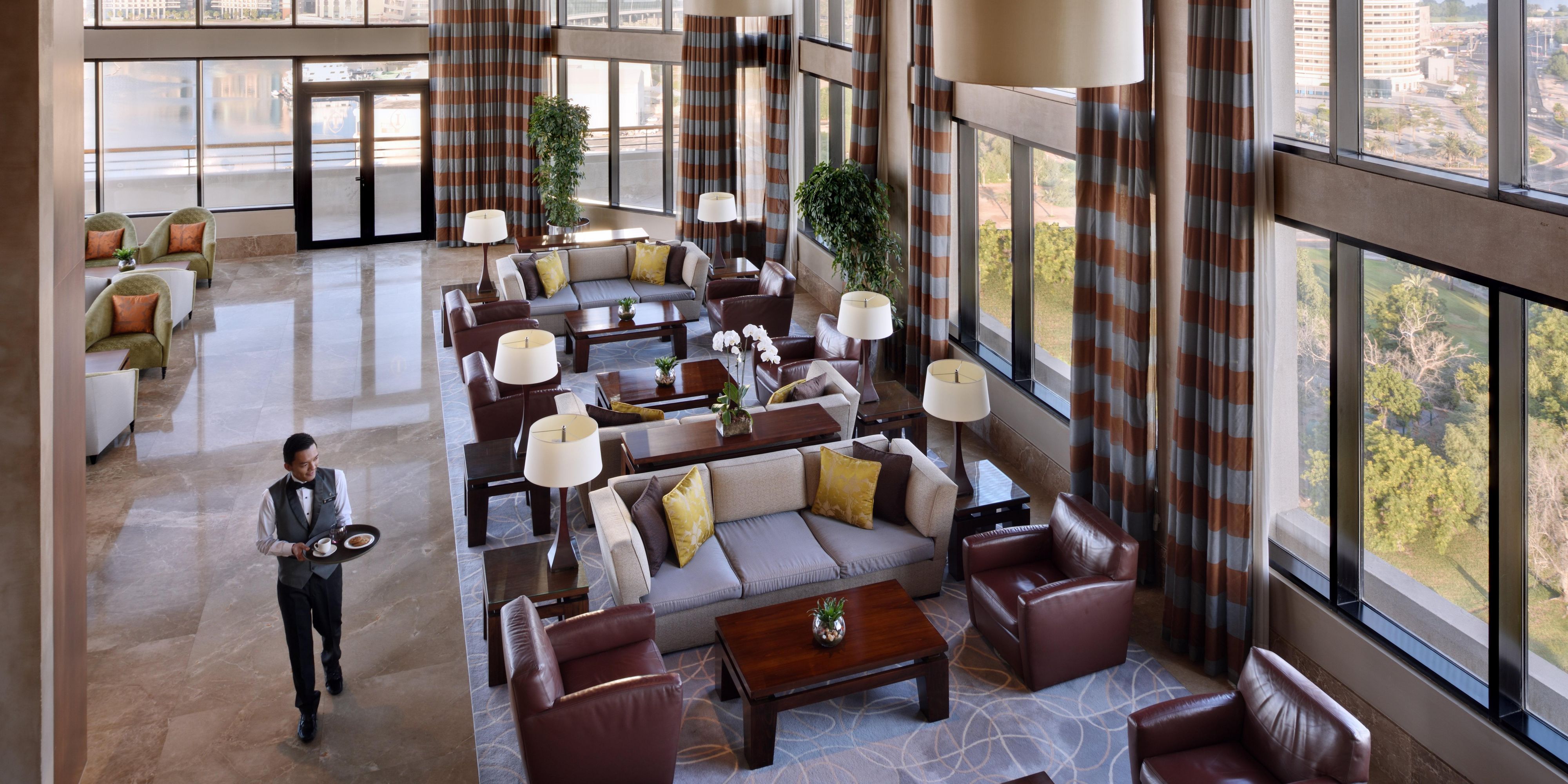 On the 18th floor, Club InterContinental welcomes you with sweeping views of the Abu Dhabi skyline. Enjoy a delectable breakfast, savor afternoon tea, and sip crafted cocktails with light bites. A private meeting room is also available within the Club, with a dedicated team on hand to assist with personalized business arrangements.