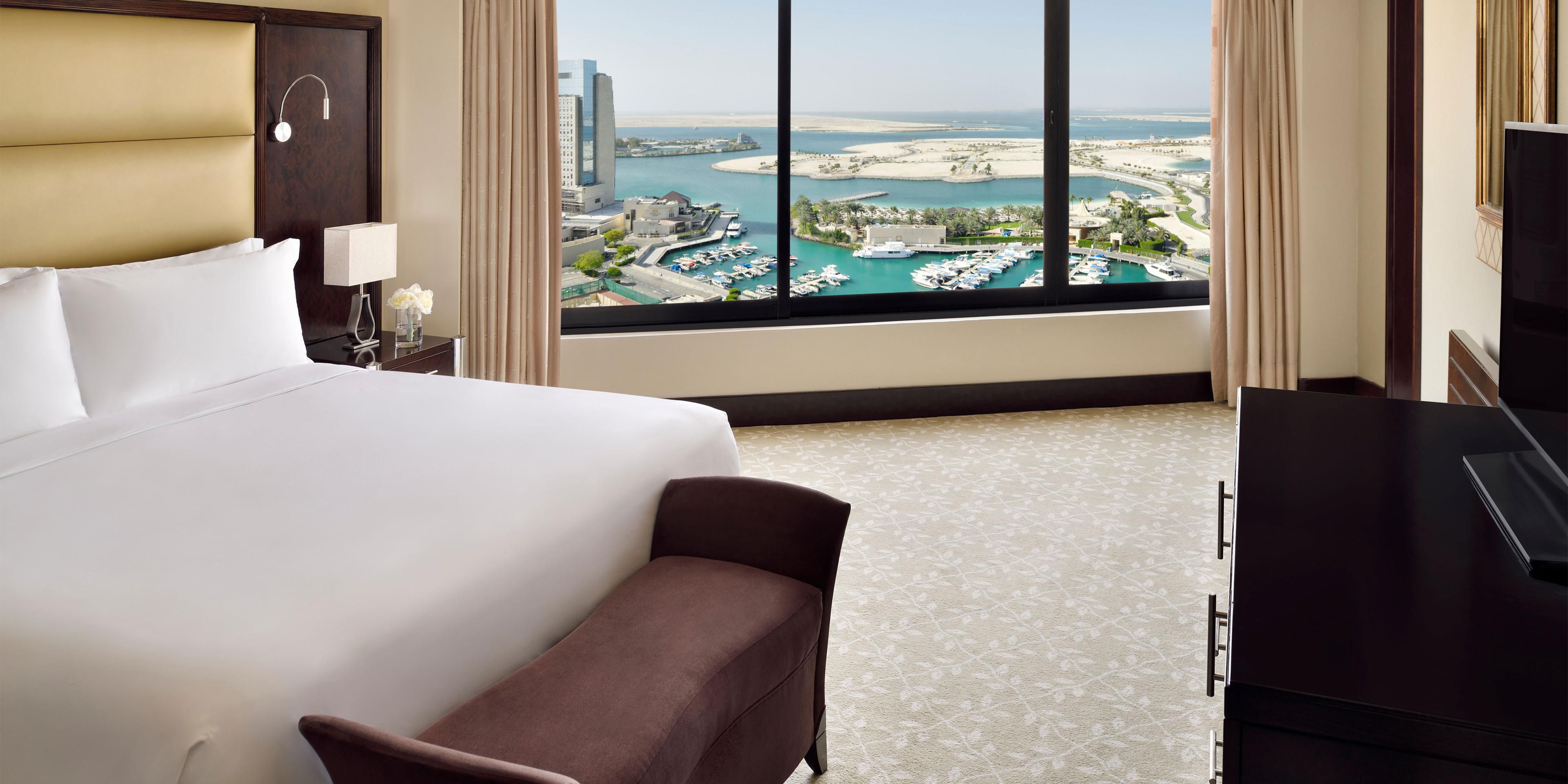 Premium-Suiten mit Blick auf den Arabischen Golf