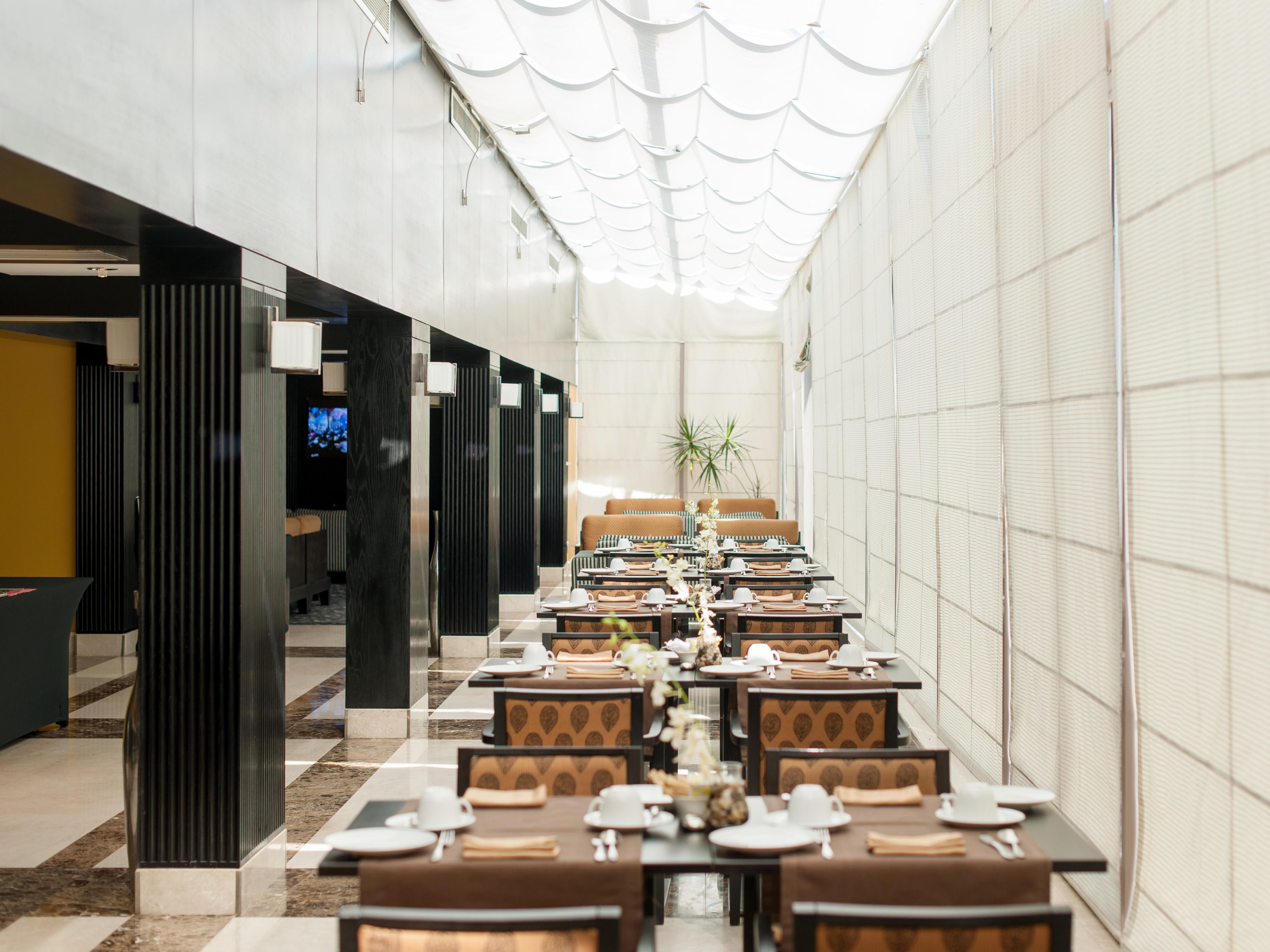 Club Floor Lounge