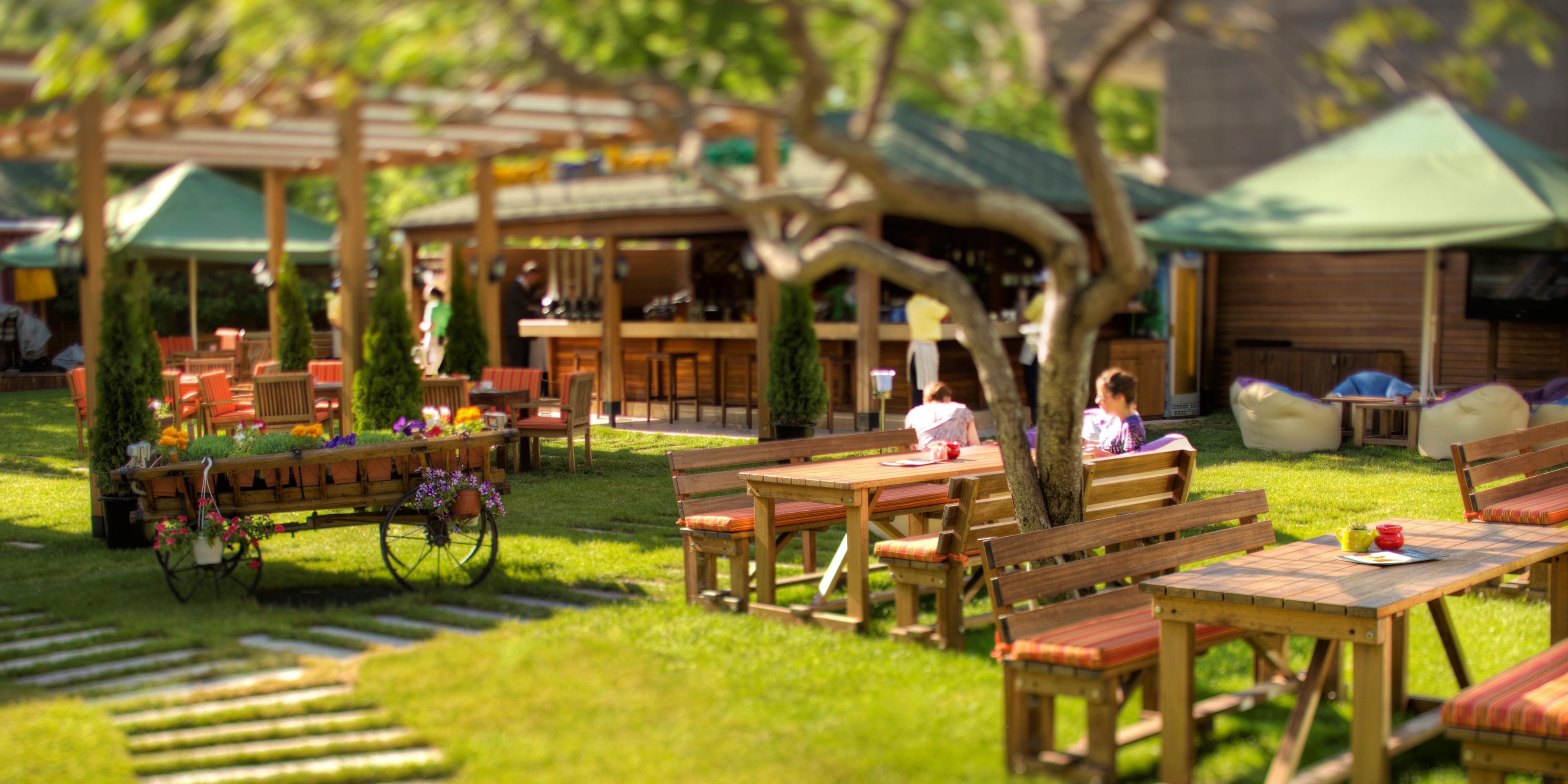 Sunset Efes Beer Garden is a sunny spot to safely enjoy our special exclusive menu. Discover our summer coolers selection of delicious cocktails and ice cream – all prepared to rigorous, hygienic standards. Stroll around our beautiful, tranquil gardens, safe in the knowledge that the IHG Way of Clean, is there in everything we do.