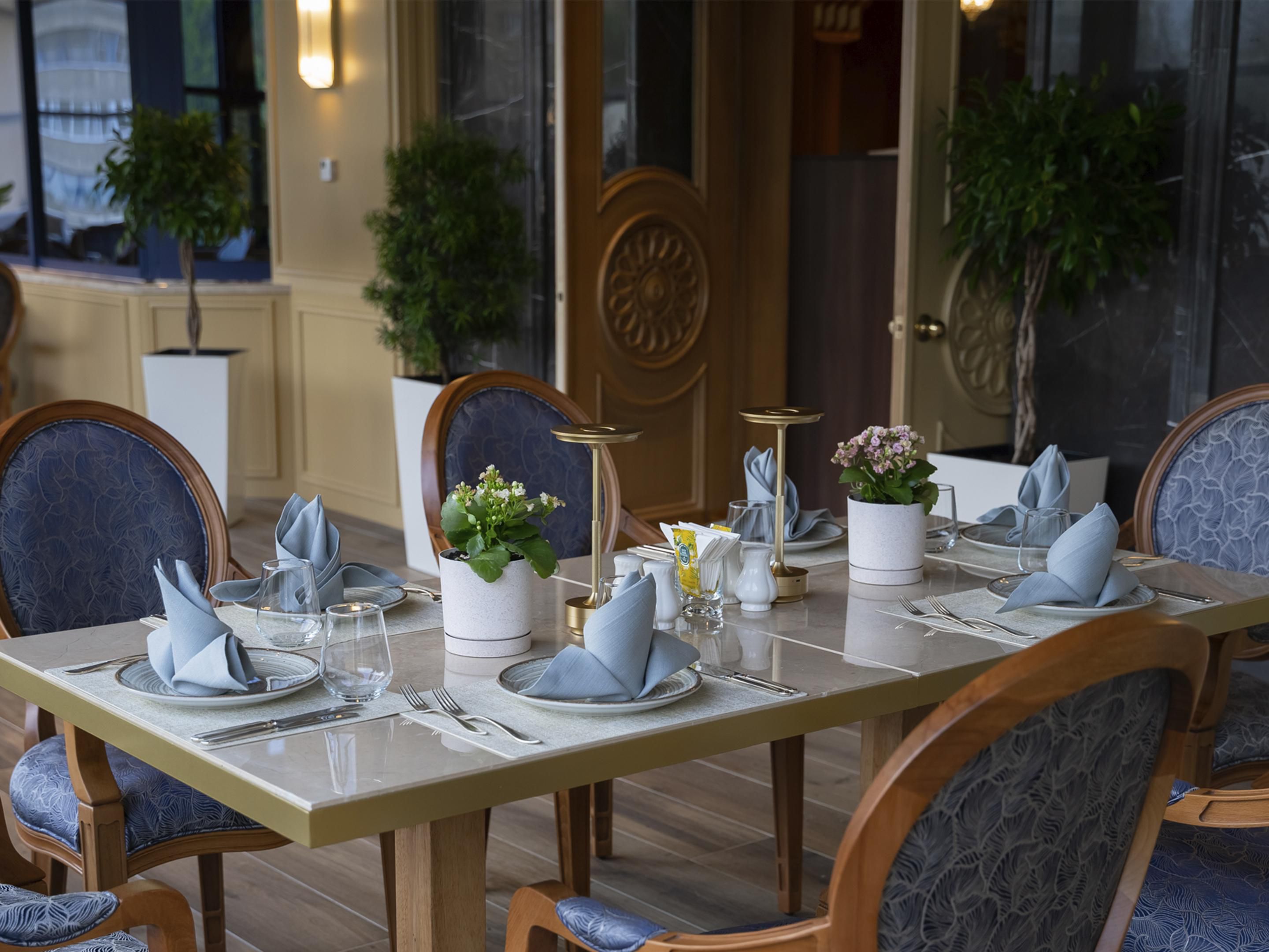 Discover the magic of dining