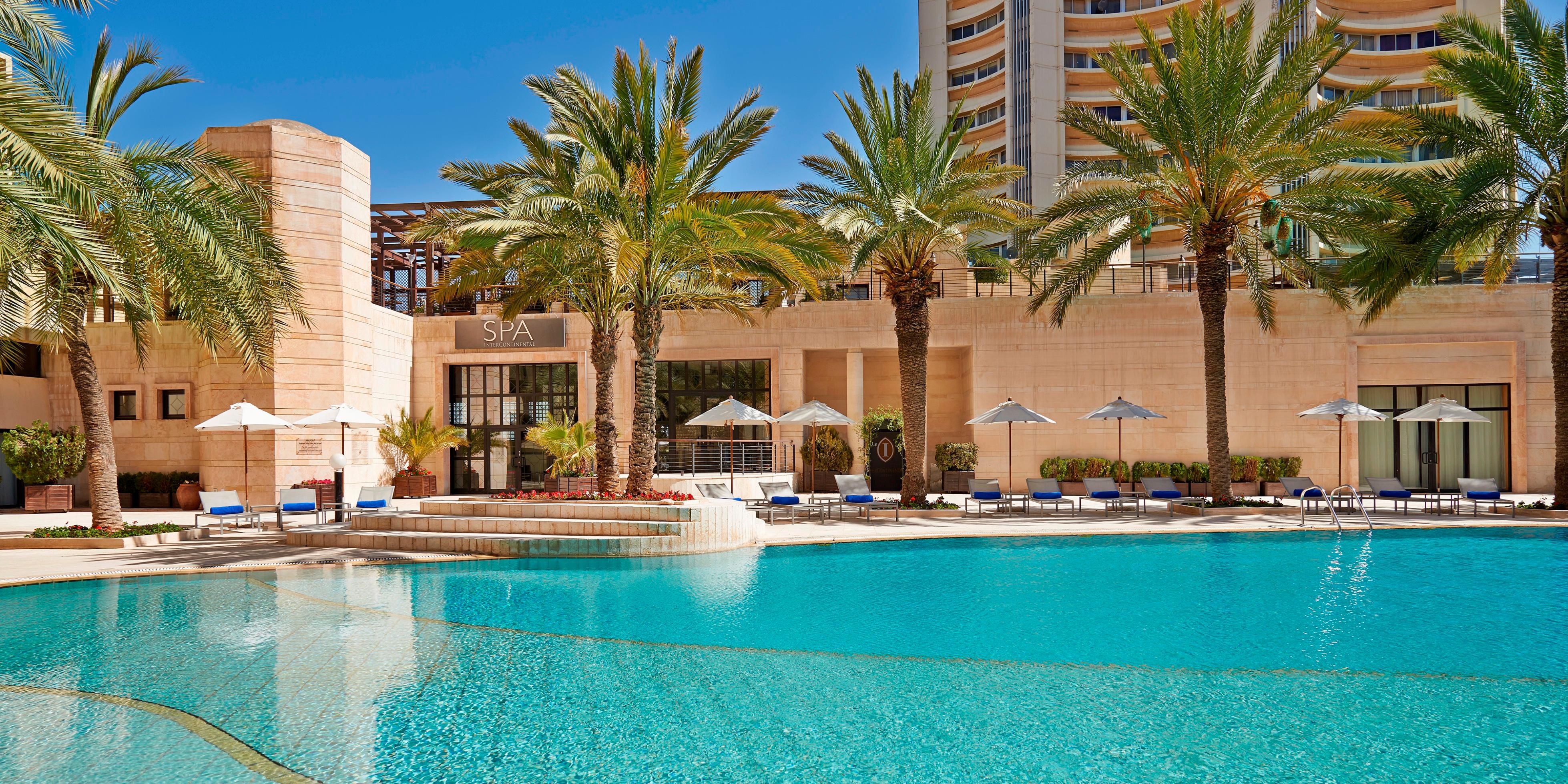 Guests can take a stroll into the courtyard, where they can swim in style at the pristine outdoor swimming pool. An ice-cold drink and a dive into the SPA InterContinental outdoor pool is the perfect way to beat the heat. The pool can be accessed from 9 a.m. to 6 p.m.