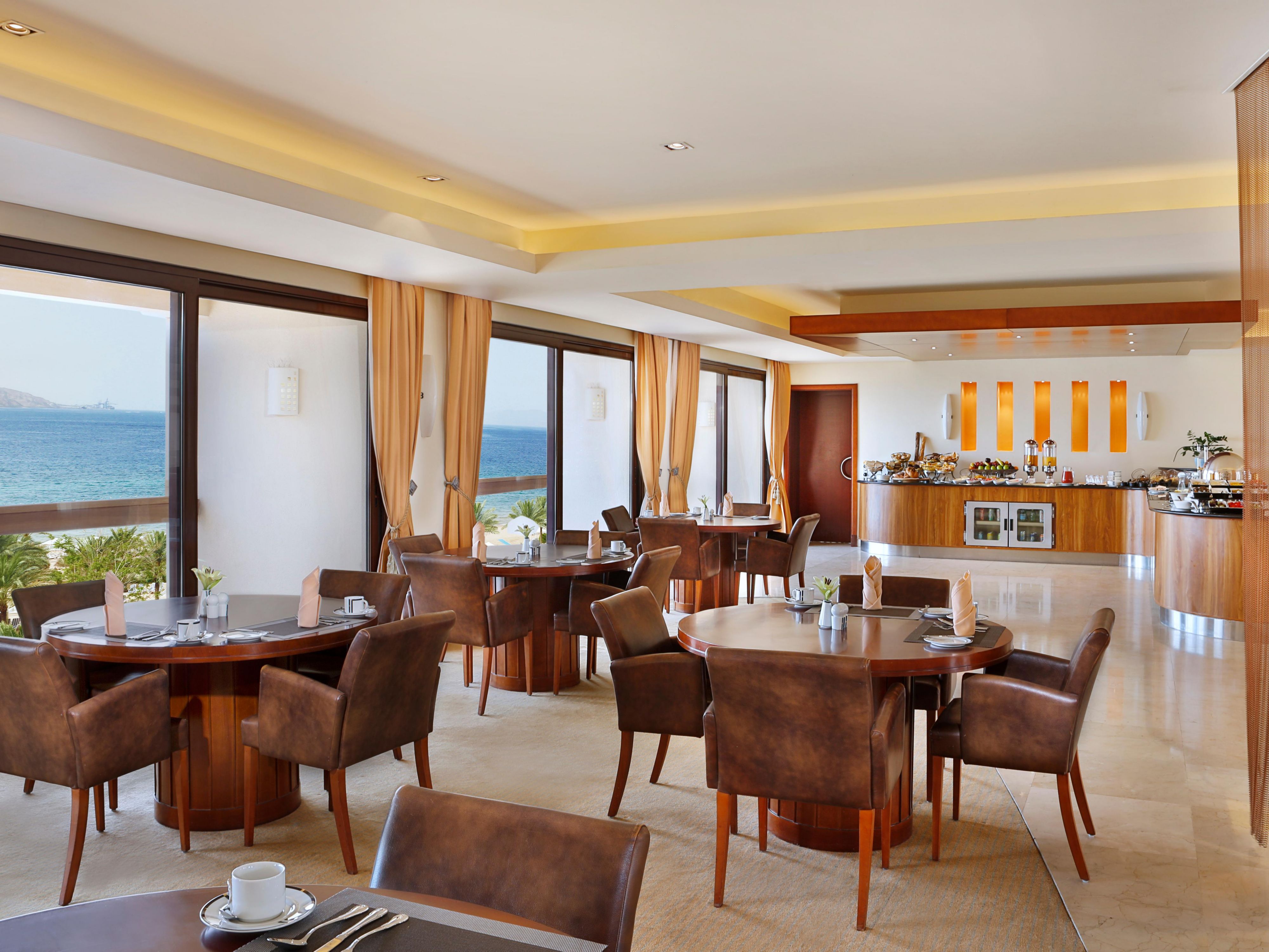 Club Floor Lounge