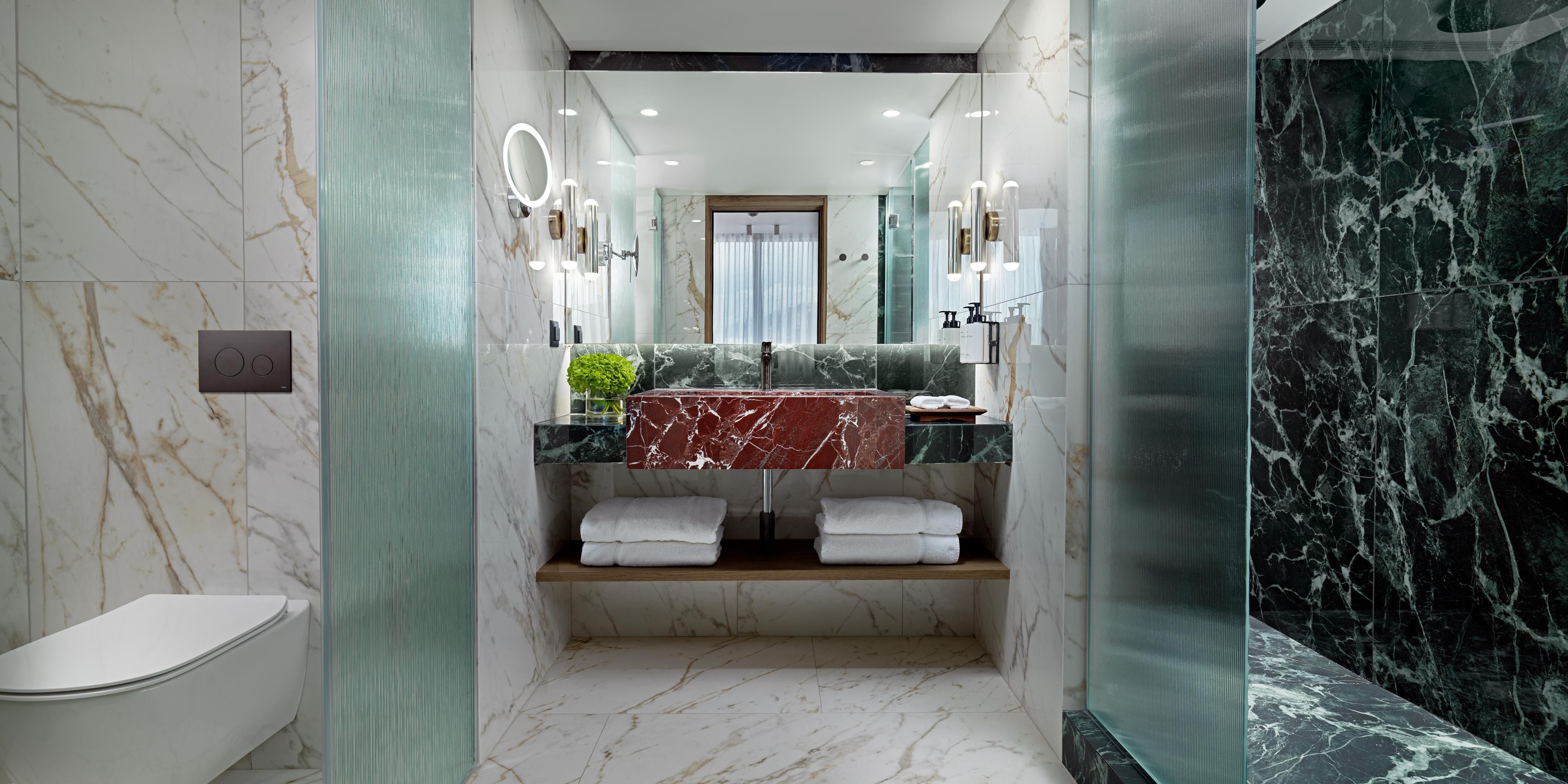 Discover the art of modern bathroom luxury