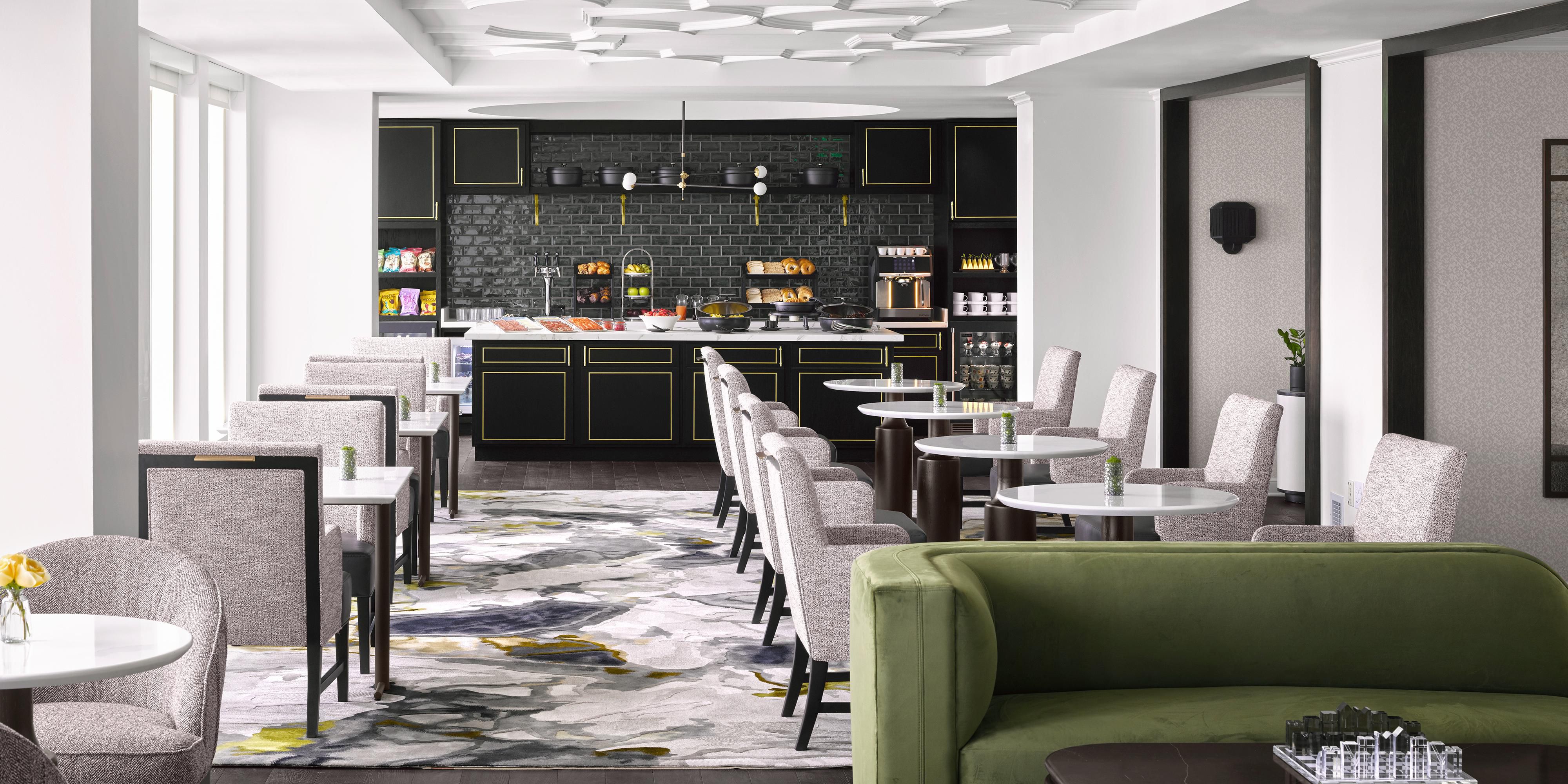 Work or unwind in our freshly redesigned Club Lounge, a sky-high retreat featuring stunning skyline views of Buckhead. The Club Lounge experience includes daily culinary presentations with welcome drinks, an American breakfast buffet, all-day snacks and beverages, evening drinks and canapés from 6-8pm. 
