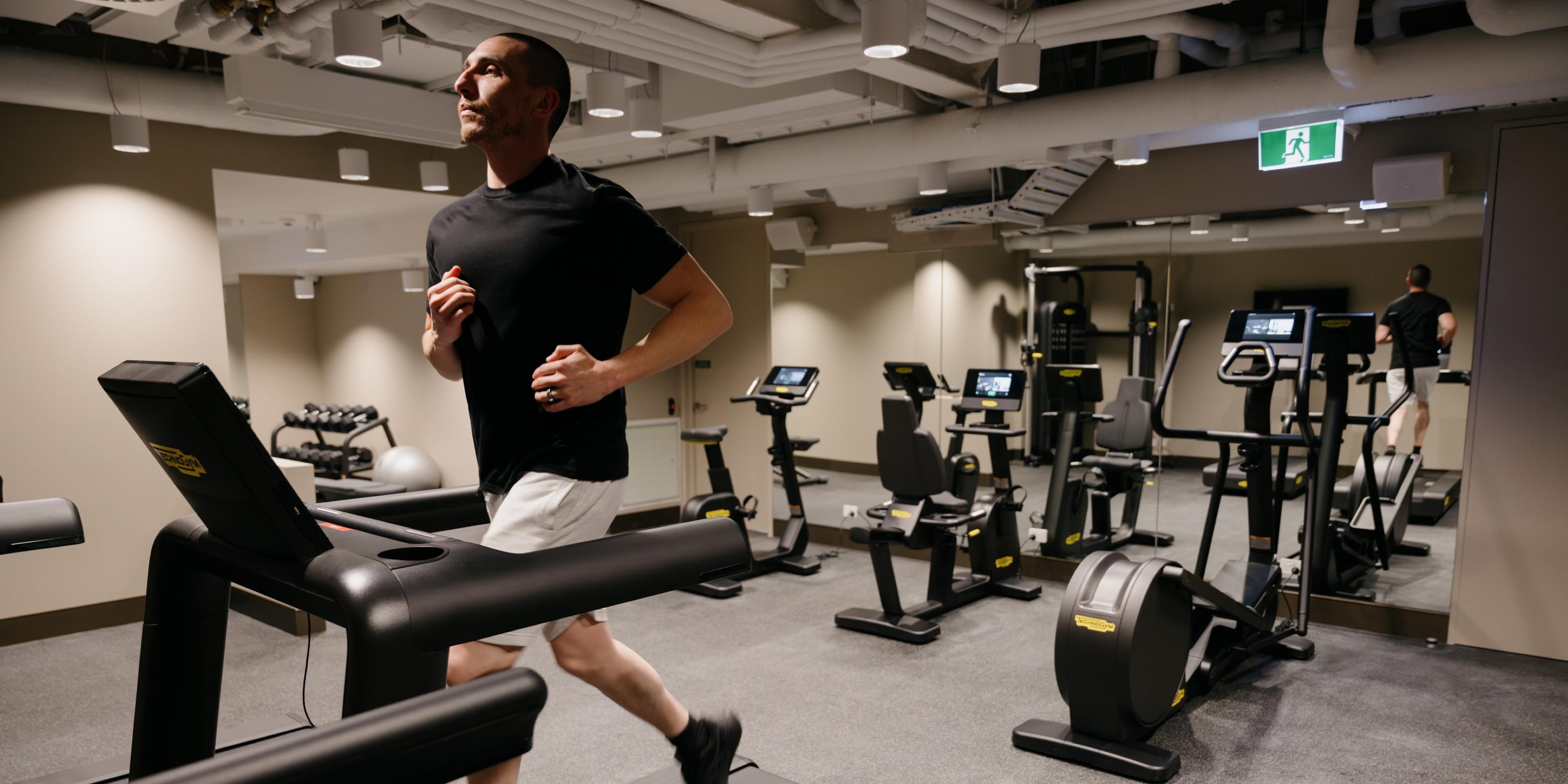 Elevate your stay at our luxury, Auckland City Centre hotel with upscale amenities. Rejuvenate with our in-room spa services, stay active in our 24-hour Fitness Centre, and savour unforgettable culinary experiences at Advieh Restaurant and Bar.