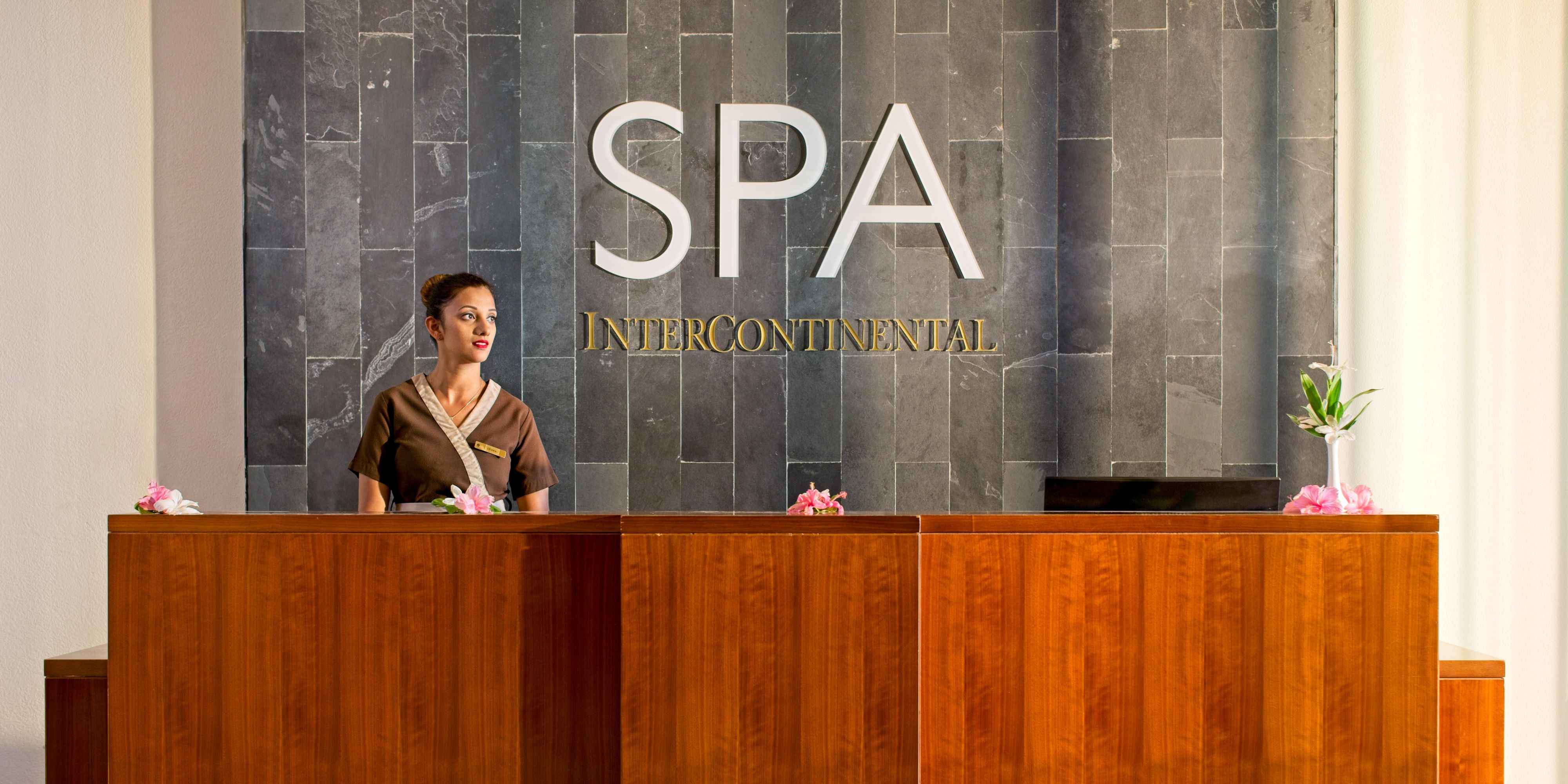 Melt away jet lag with our specialized massage. Restore your body's rhythm, ease muscle tension, and revitalize your energy after travel. Feel refreshed and ready to explore!