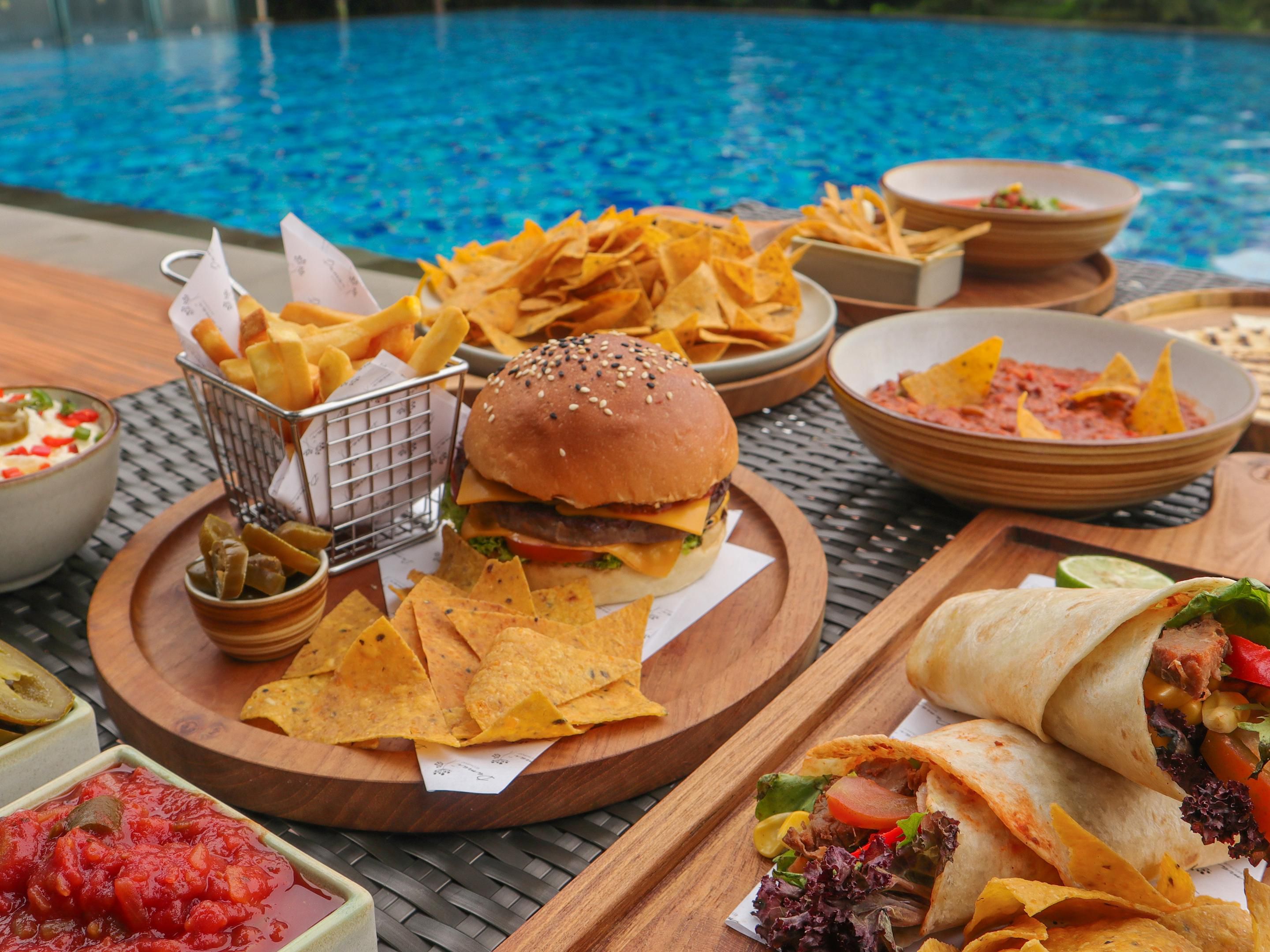 La Cantina at Pool Bar