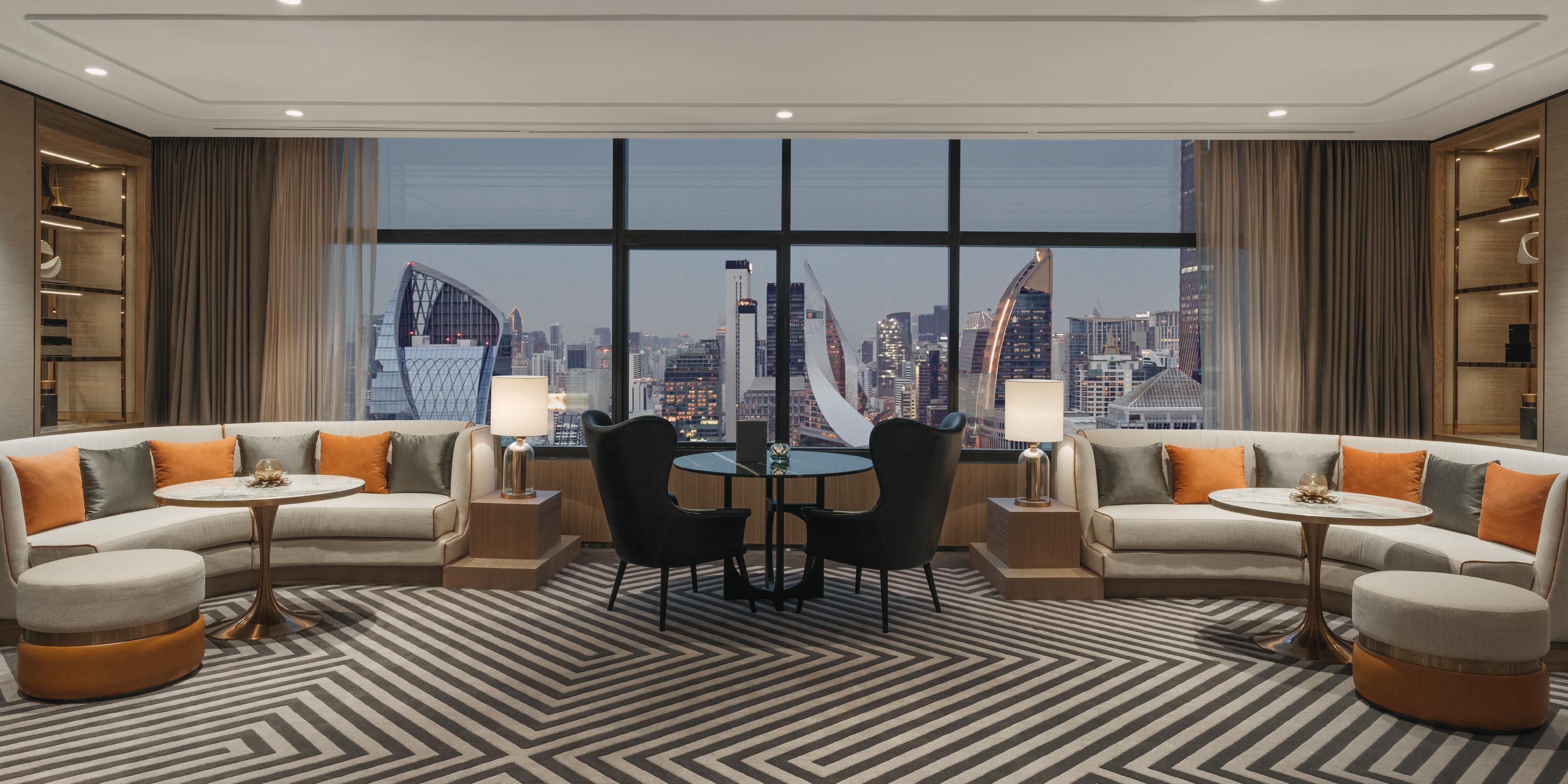 Available only for Club InterContinental guests, our Club InterContinental Lounge comprises separate areas for business discussion, relaxation as well as light dining and drinks. A library of entertainment options is also available. Enjoy extensive breakfast options, table service, complimentary afternoon tea along with complimentary evening drinks