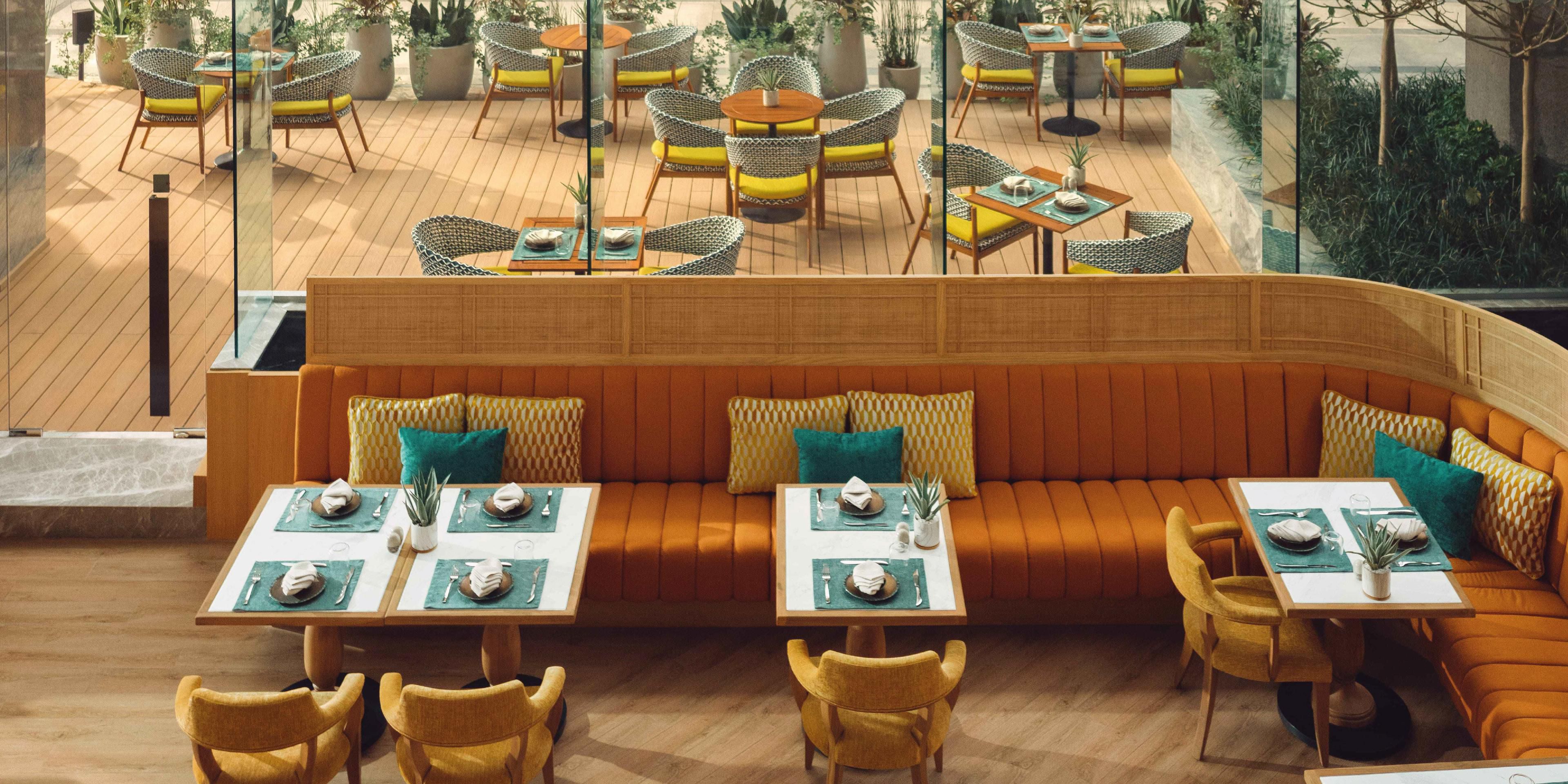 Indulge in an extraordinary culinary experience, from an Asian and Western-style breakfast at Espresso to French-inspired delicacies. Delight in the bold flavours of the Fireplace Grill and Bar, seasonal California cuisine at SoCal, and exquisite Cantonese at Summer Palace, or unwind with signature cocktails at Balcony Lounge or the Humidor.