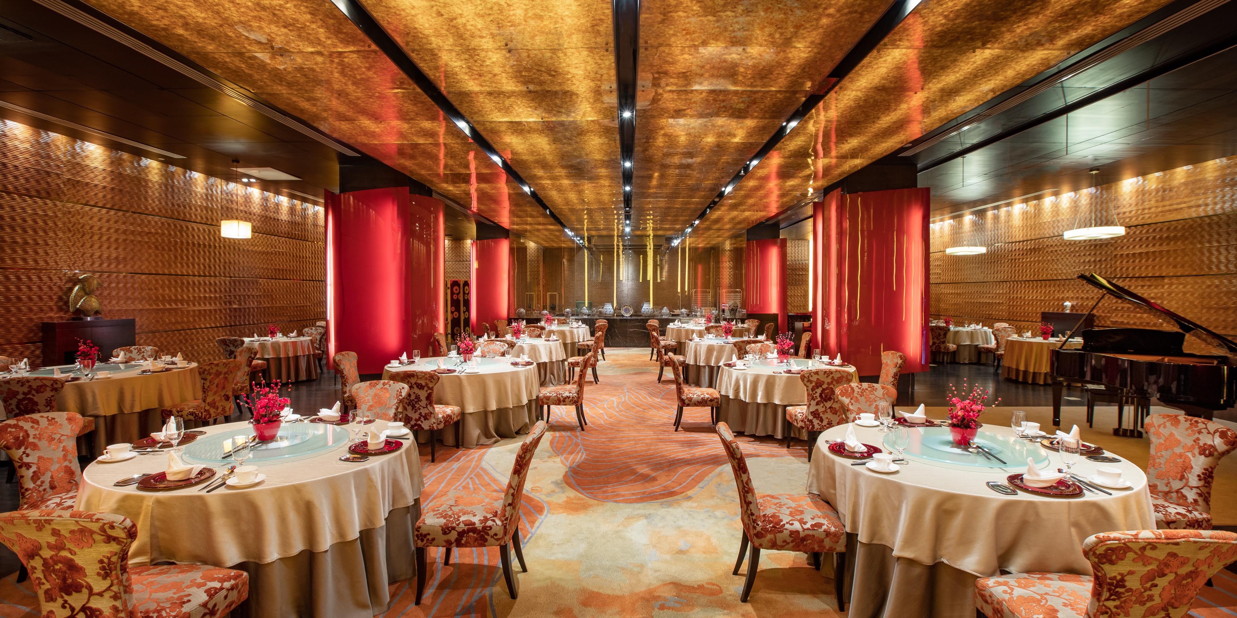 For the sophisticated and discerning palate, our Chef creates a culinary experience that captures the essence and qualities of Chinese cuisine and locally inspired flavors highlighted in an elegant environment. Using seasonal locally sourced ingredients, impeccably prepared according to time honored traditions.