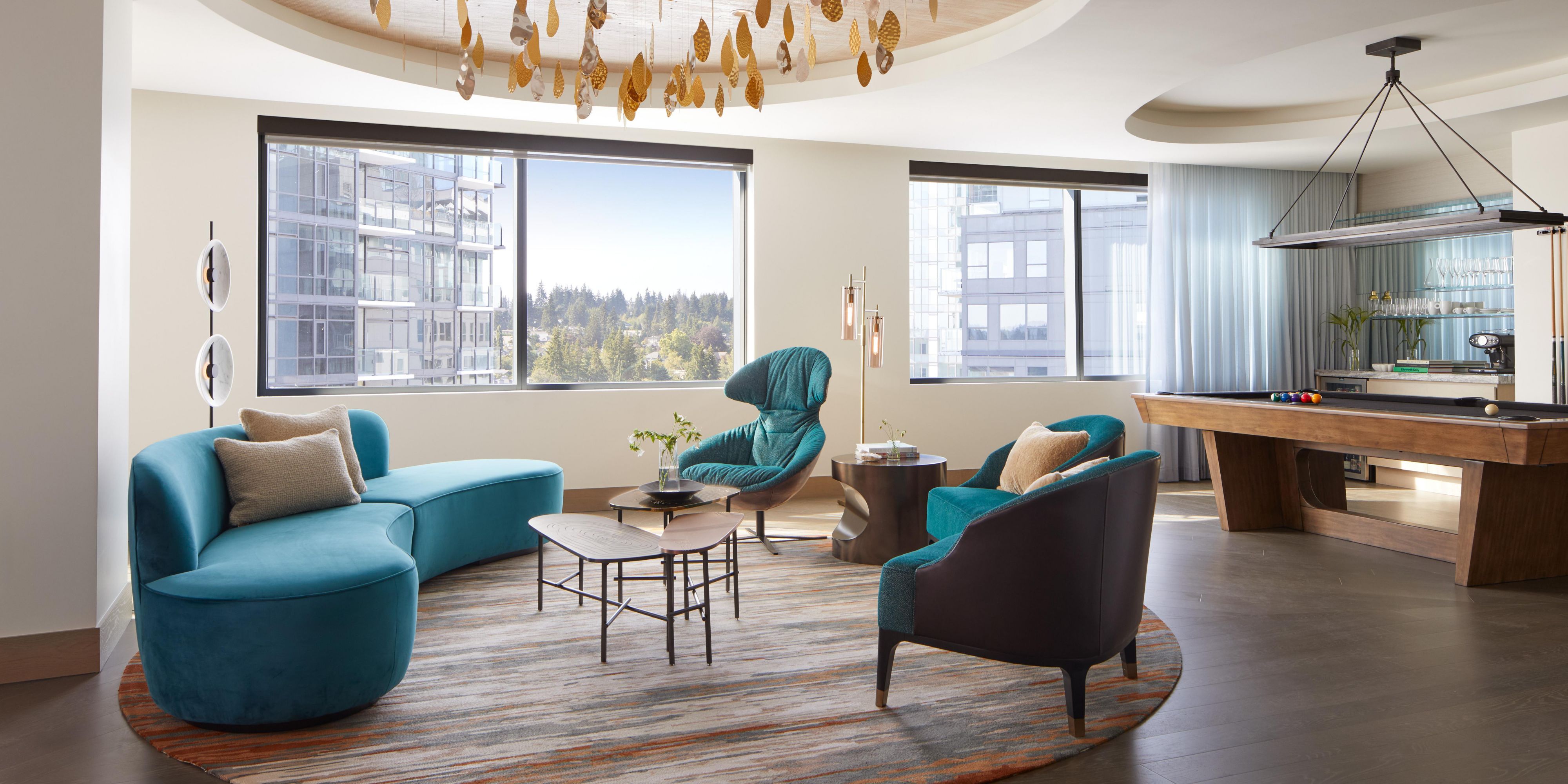 Spacious Bellevue hotel living room and entertaining space