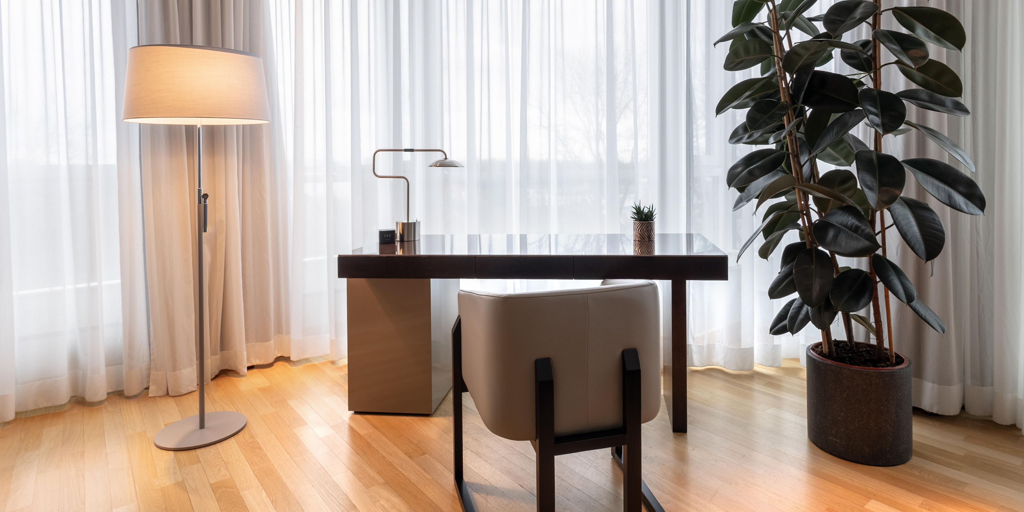 Bedroom Suite Club Lounge Access