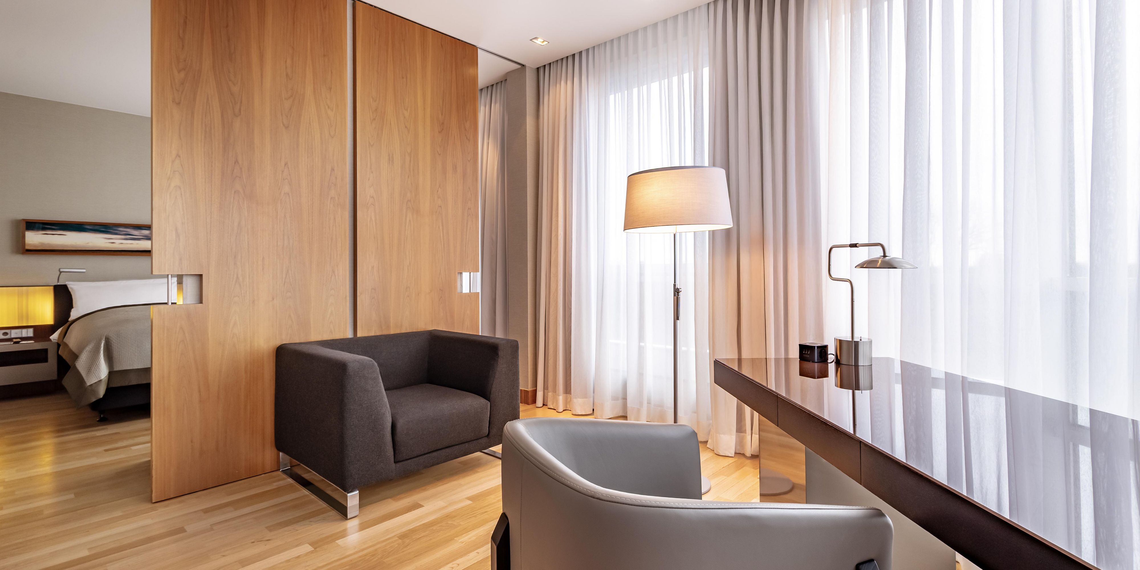 Bedroom Suite Club Lounge Access