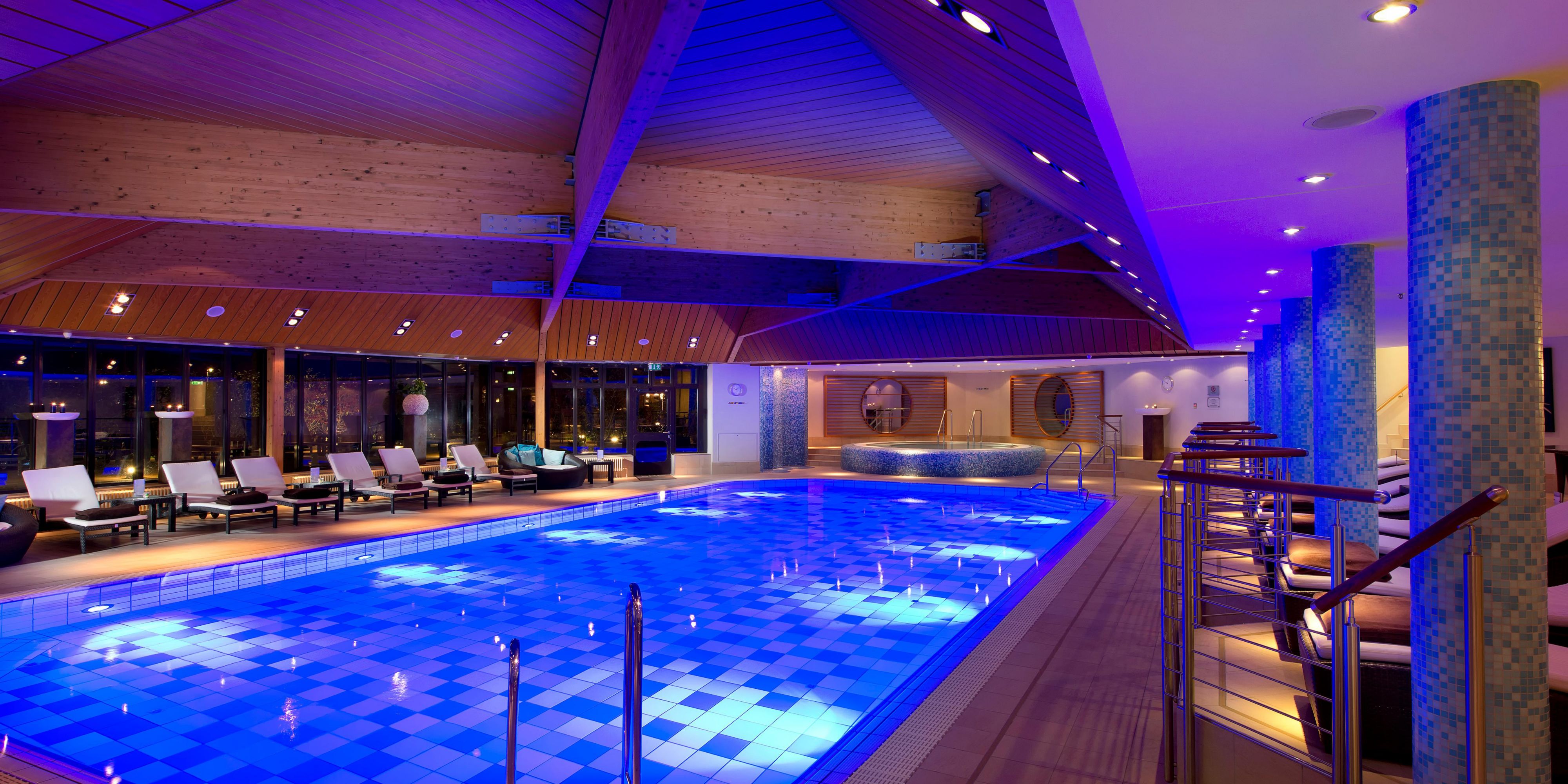 Your oasis in the centre of Berlin, the 1,000 m² wellness area with pool, whirlpool, sauna area and modern Fitness Centre of the InterContinental® Berlin offers you relaxation at the highest level. Here, the world fades into the distance. Serenity, regeneration and tranquilly follow. The spa area is only available for an additional fee.