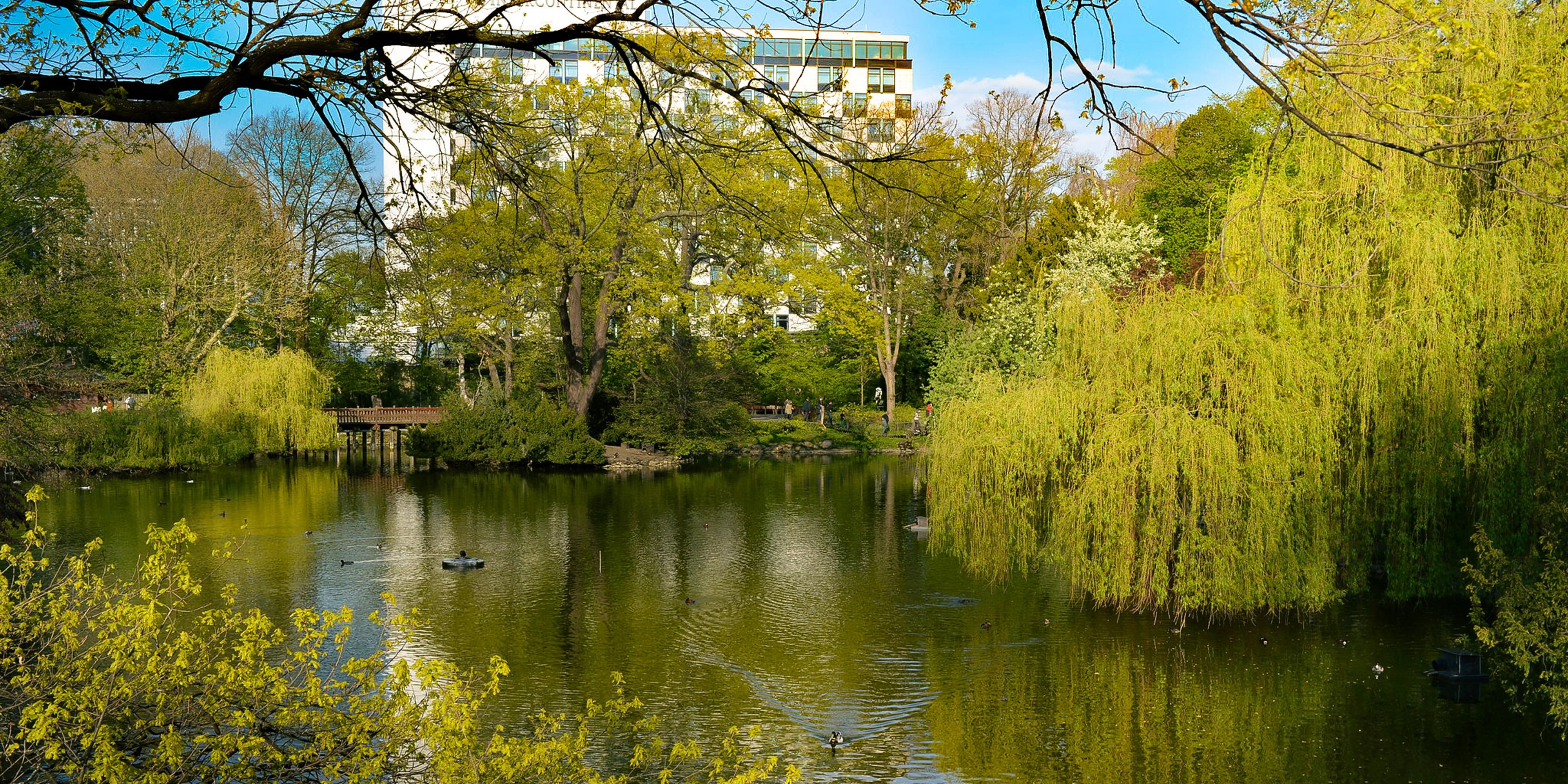 Imagine waking up to the calm and serene sight of the expansive Tiergarten, the biggest park in the heart of Berlin. An uplifting mood sets the perfect tone for the day. Tiergarten is the perfect place to do so if you desire a tranquil escape like a short walk or a memorable picnic with your family or friends. Discover more.