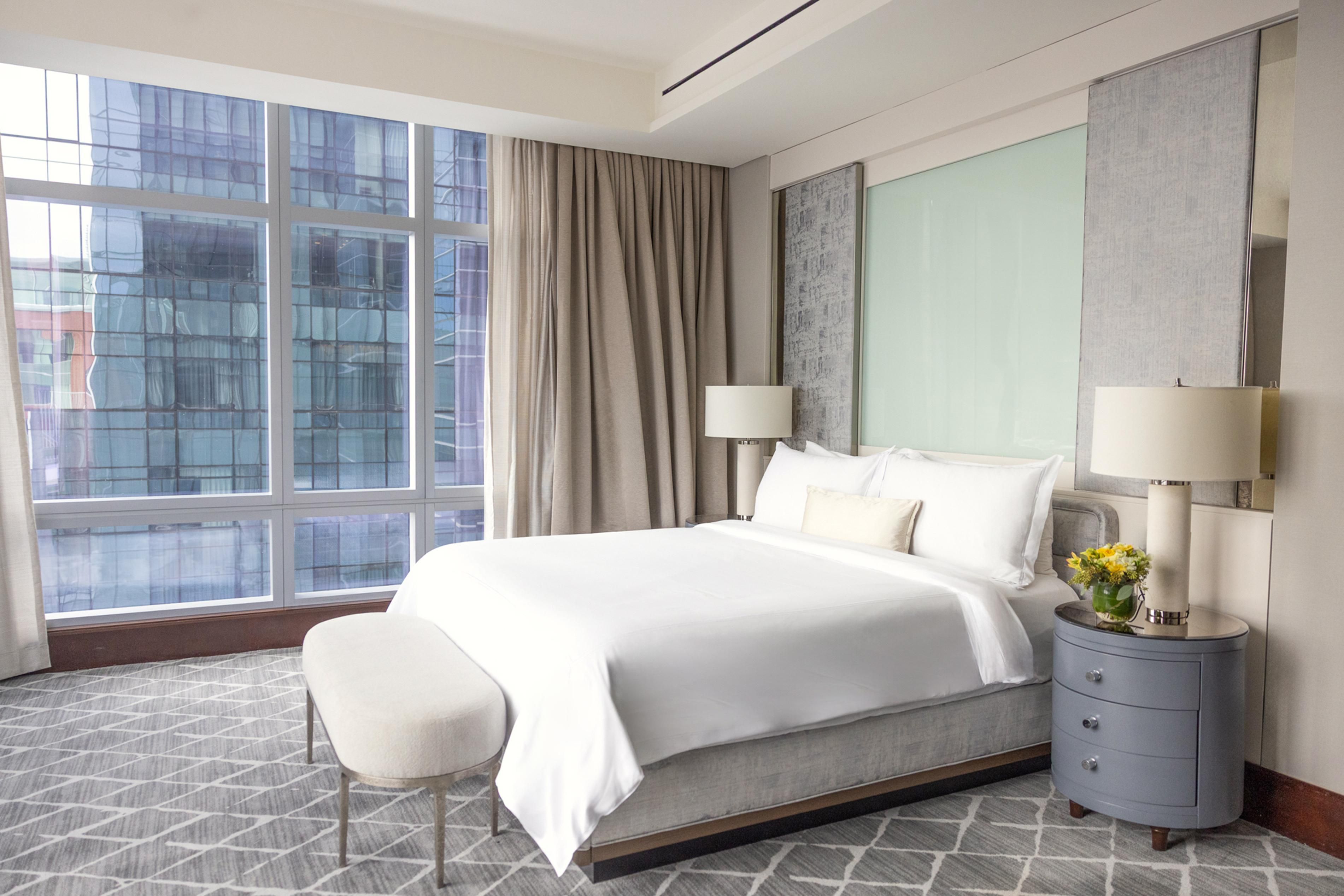InterContinental Boston guestroom
