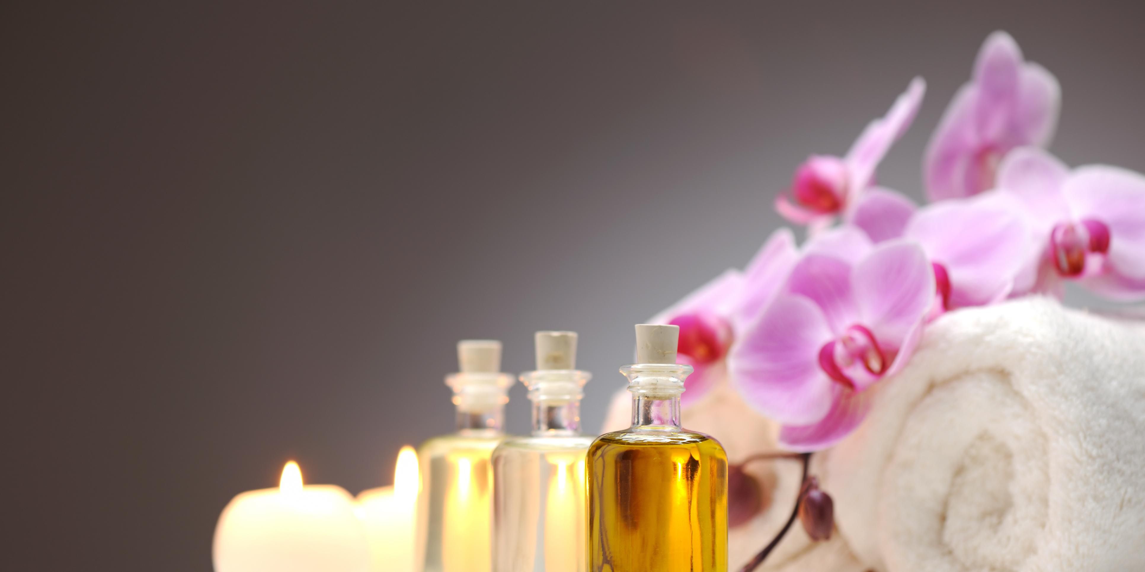 A tranquil wellness journey awaits you at our luxury Boston spa. Work out in our state-of-the-art fitness center with Peloton bikes or take a refreshing dip in our indoor pool. Calm your body and mind with a mud treatment, or a deep tissue or hot stone massage. Relax in the steam sauna or restore your skin with one of our facial treatments.