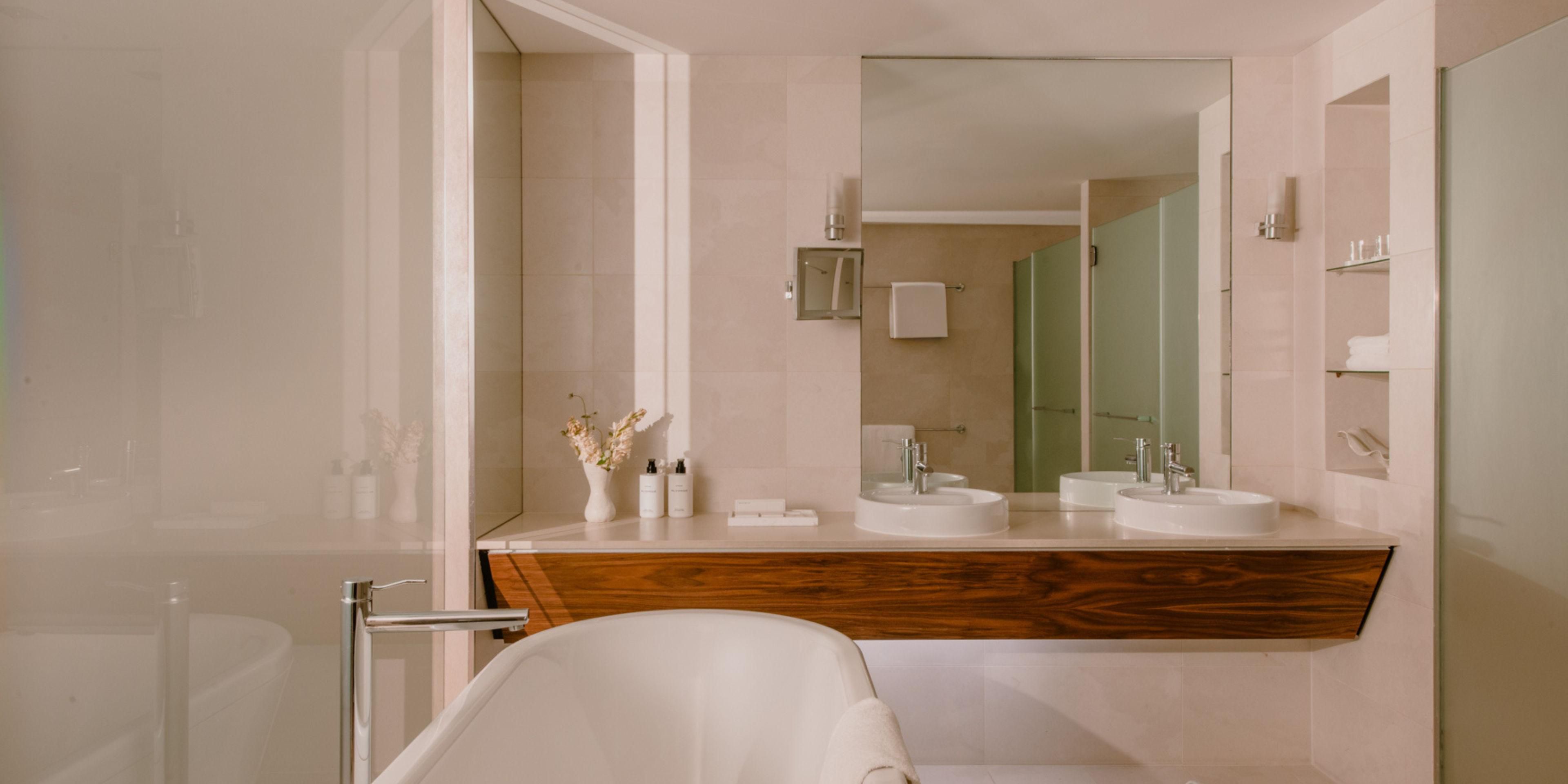 Suite Bathroom 