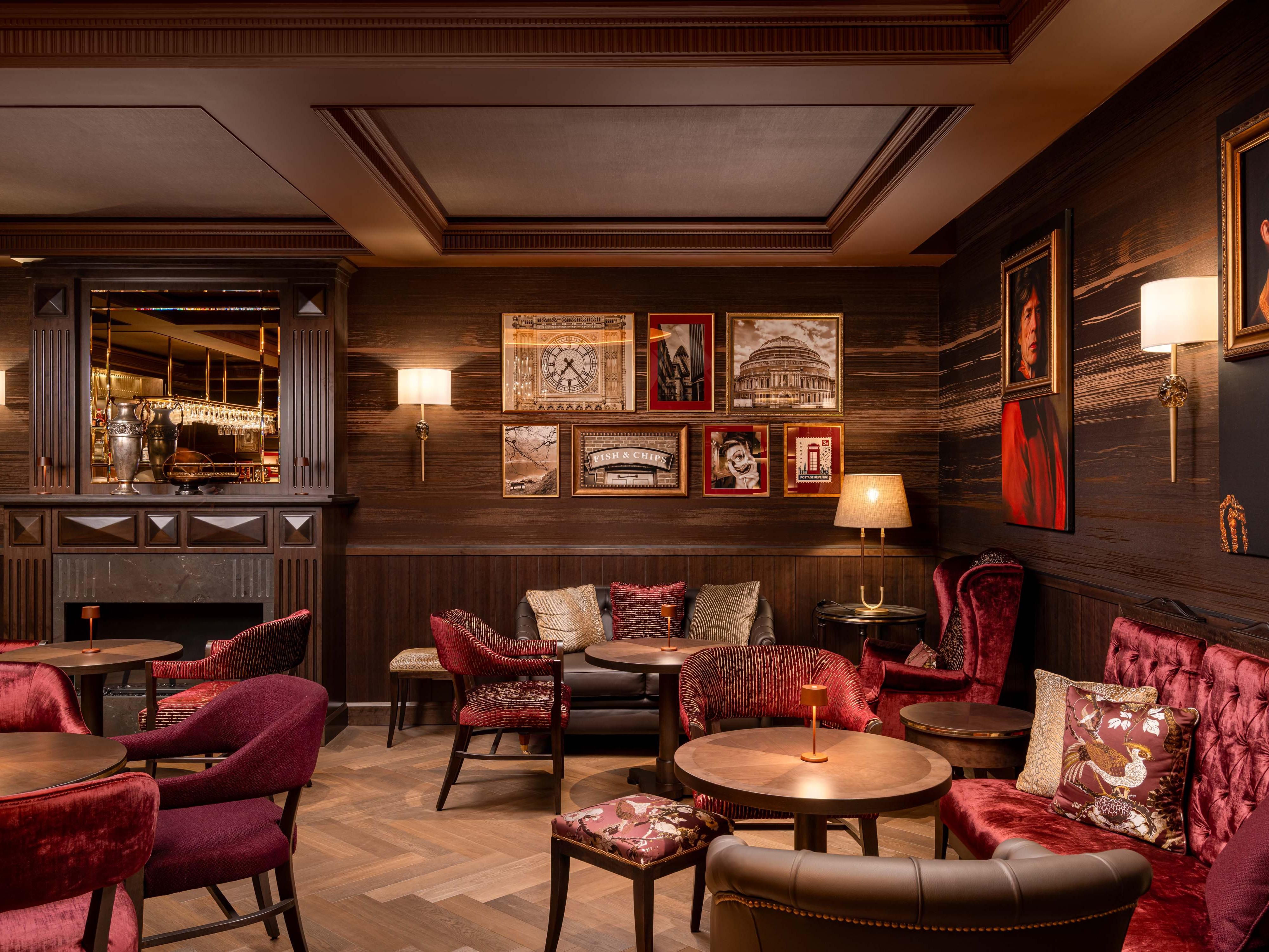 Bar and Lounge