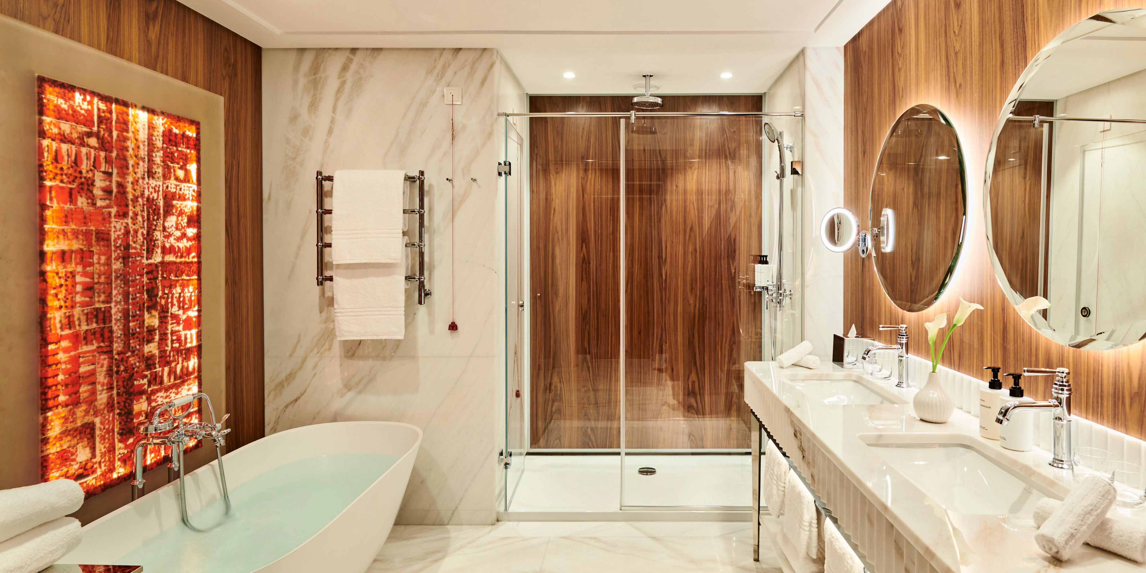 InterContinental Athenee Palace Royal Suite Bathroom