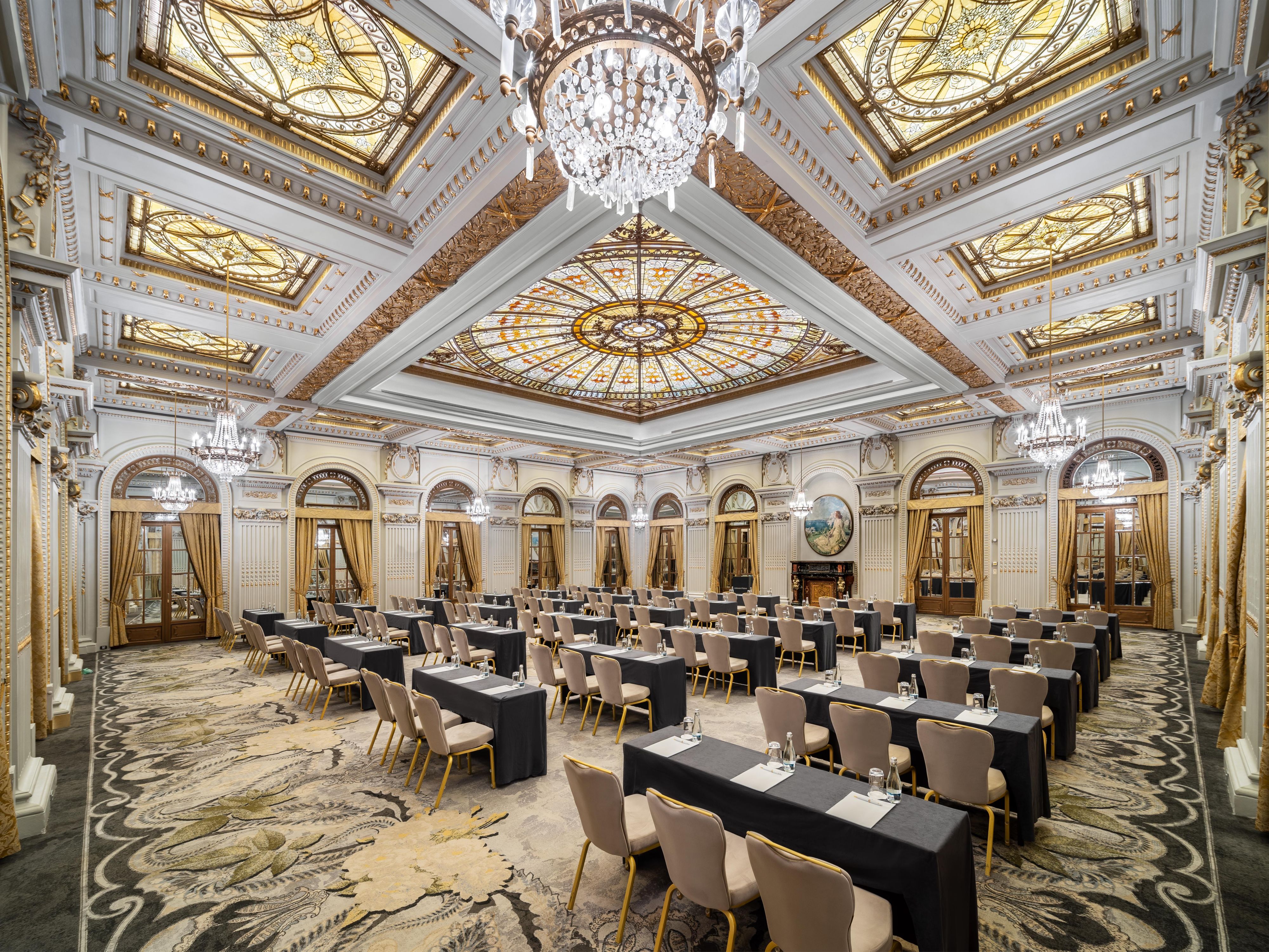 Le Diplomate Ballroom classroom setup