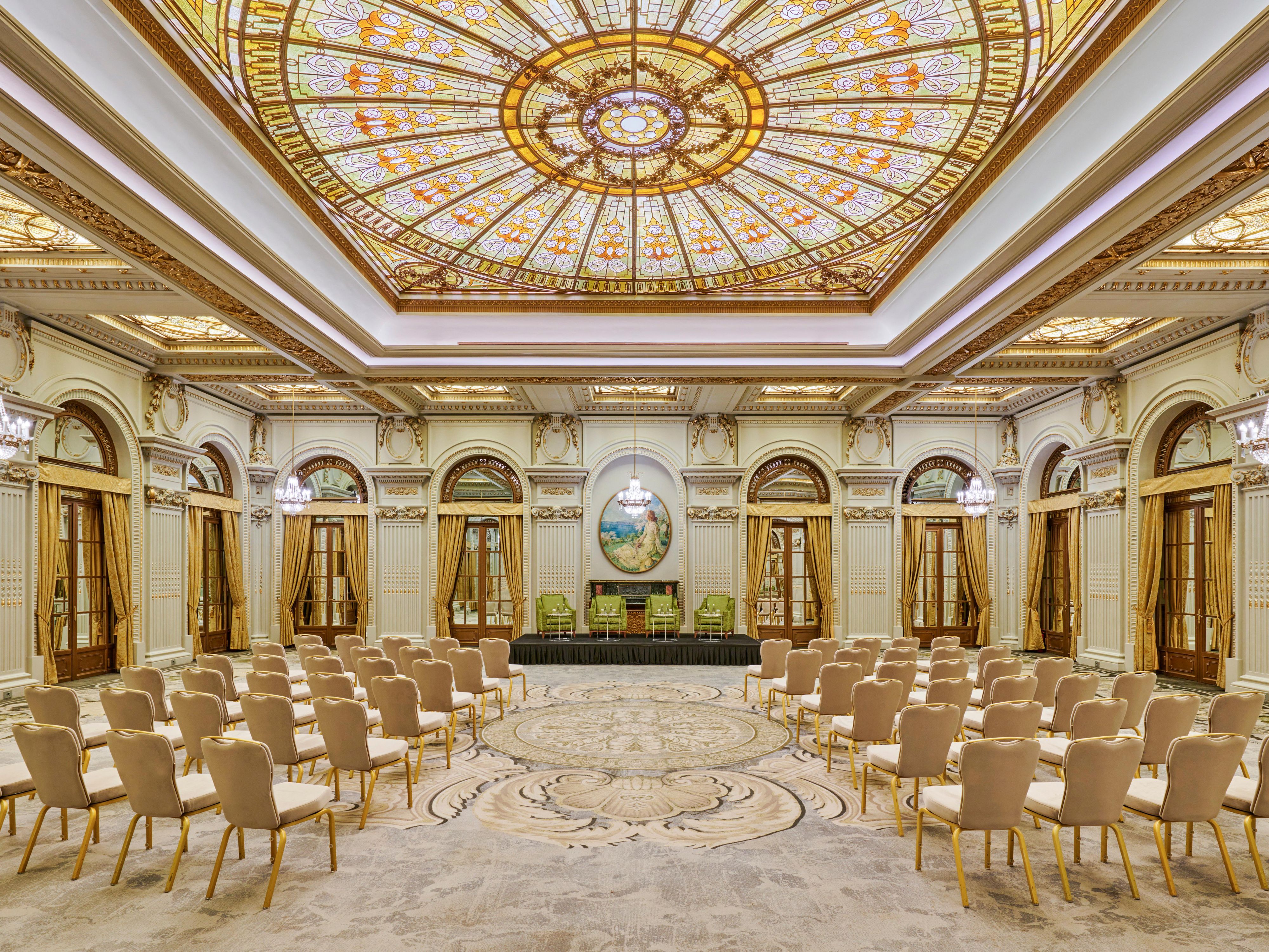 Le Diplomate Ballroom theatre setup