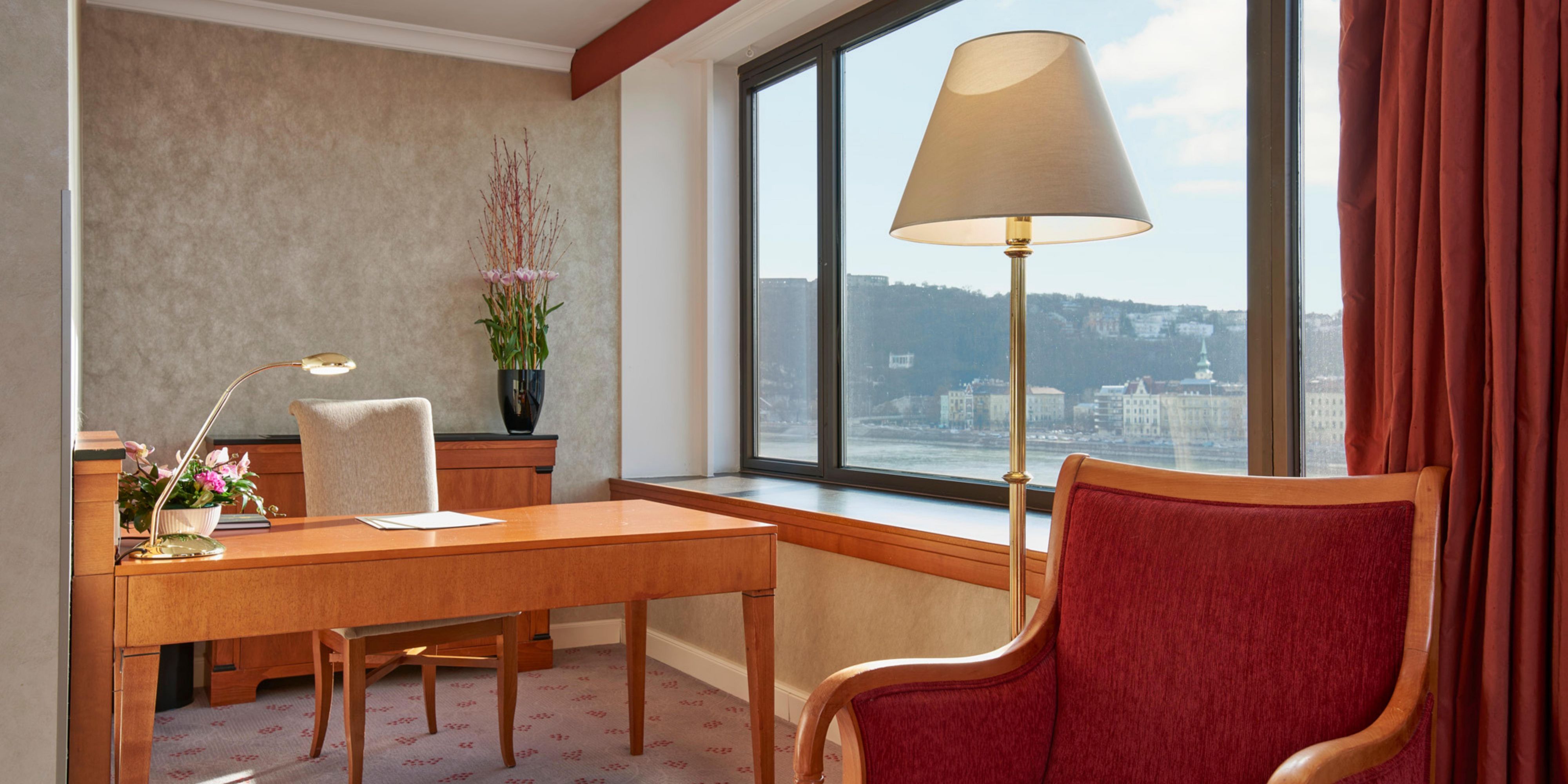 1 King Bed Grand Castle Suite River View