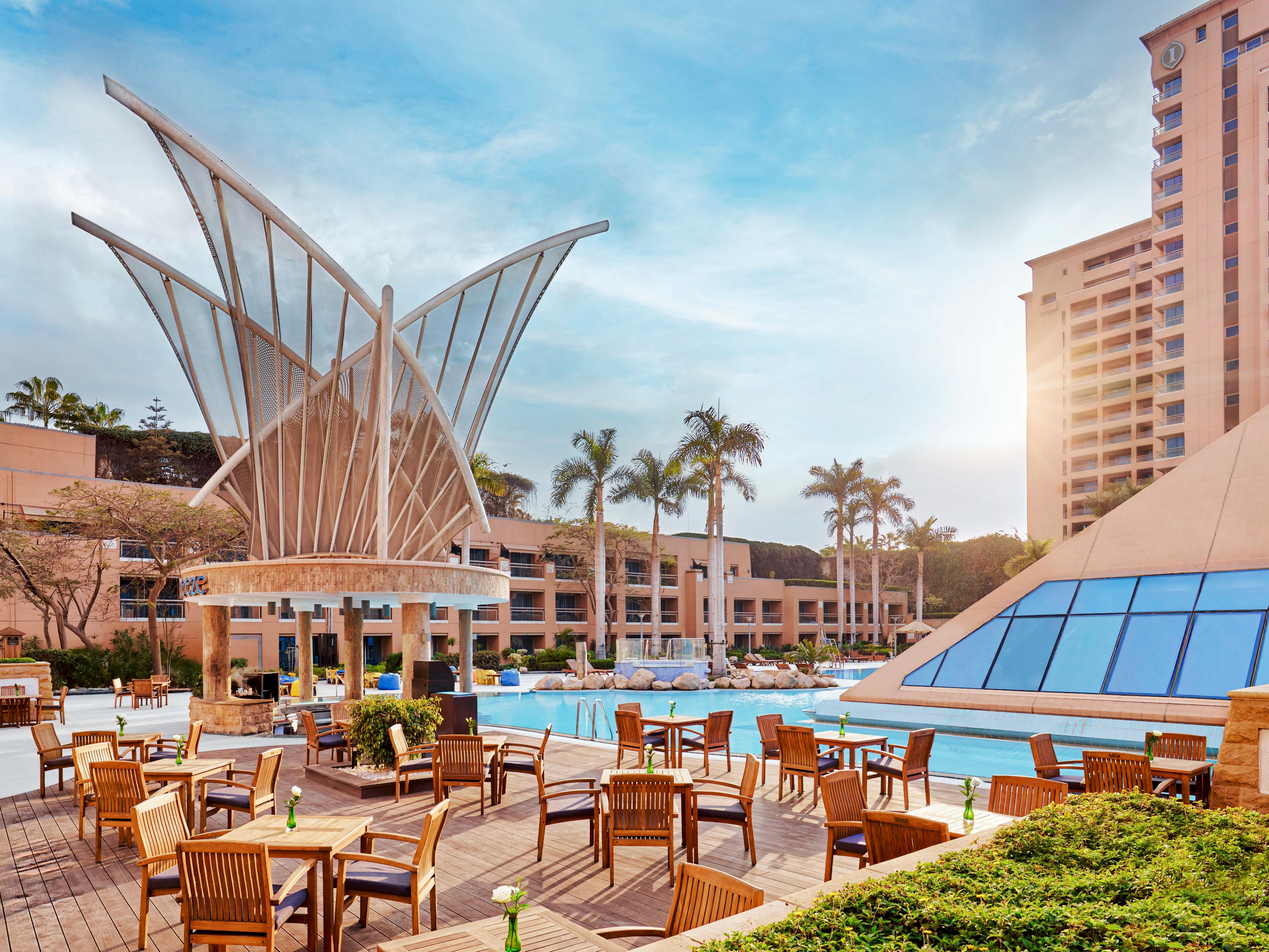 Breeze Café – A serene poolside retreat
